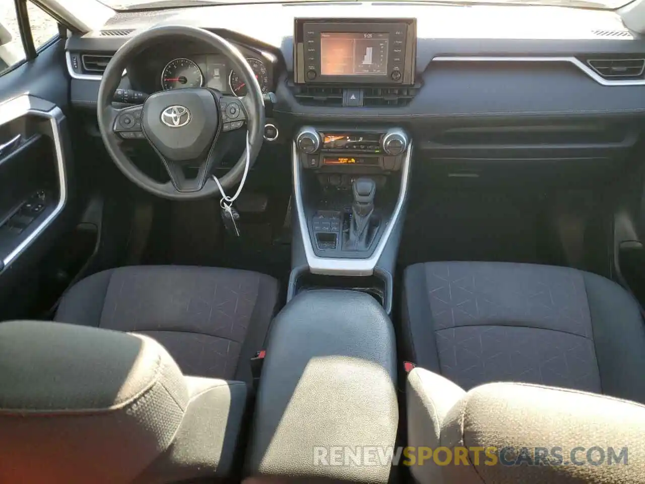 8 Photograph of a damaged car 2T3P1RFV2KW080886 TOYOTA RAV4 2019