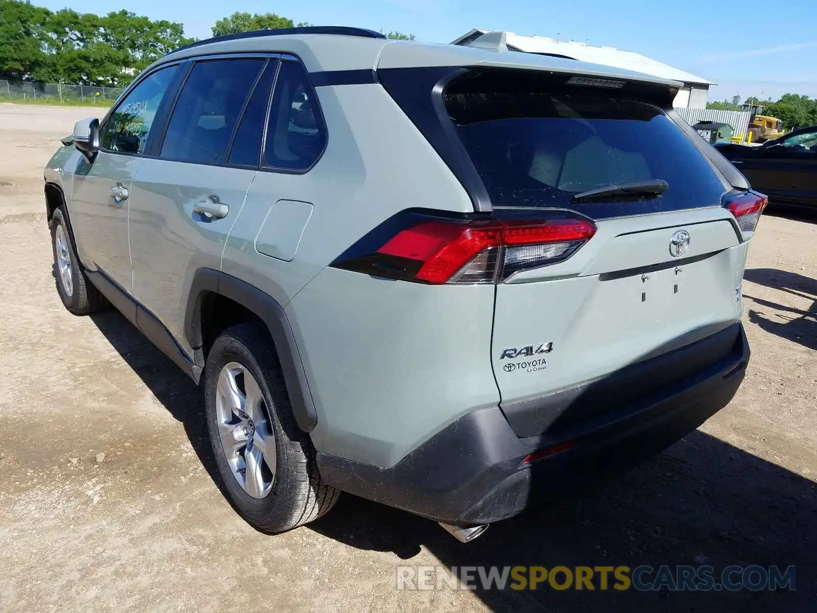 3 Photograph of a damaged car 2T3P1RFV3KC003798 TOYOTA RAV4 2019