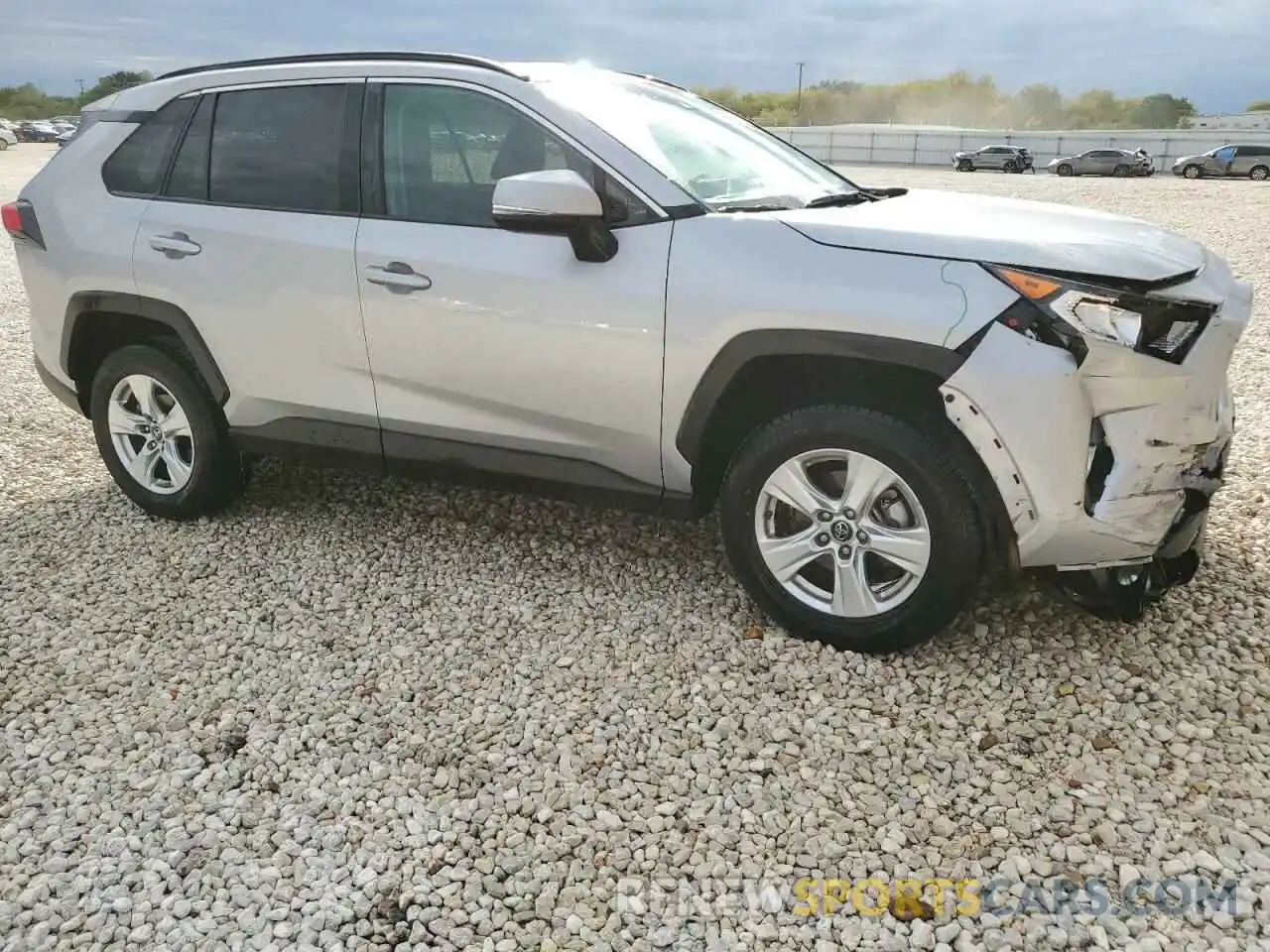 4 Photograph of a damaged car 2T3P1RFV3KC004529 TOYOTA RAV4 2019