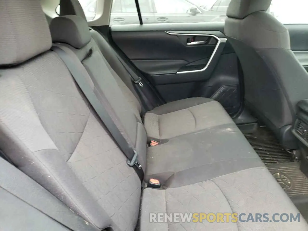 11 Photograph of a damaged car 2T3P1RFV3KC024327 TOYOTA RAV4 2019