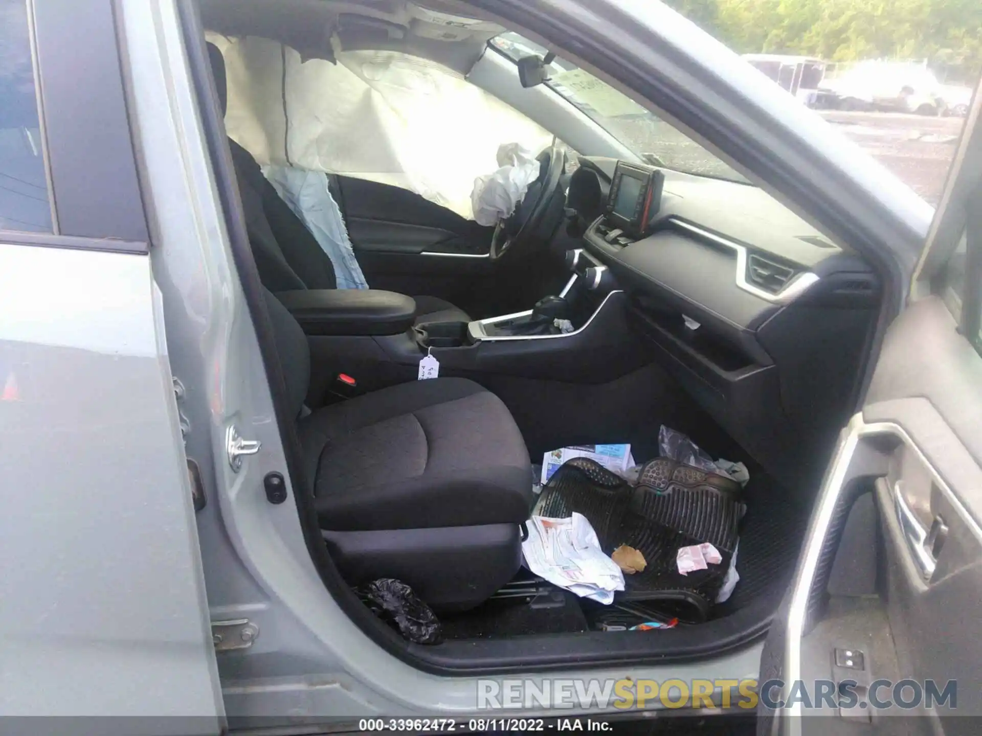 5 Photograph of a damaged car 2T3P1RFV3KC026644 TOYOTA RAV4 2019