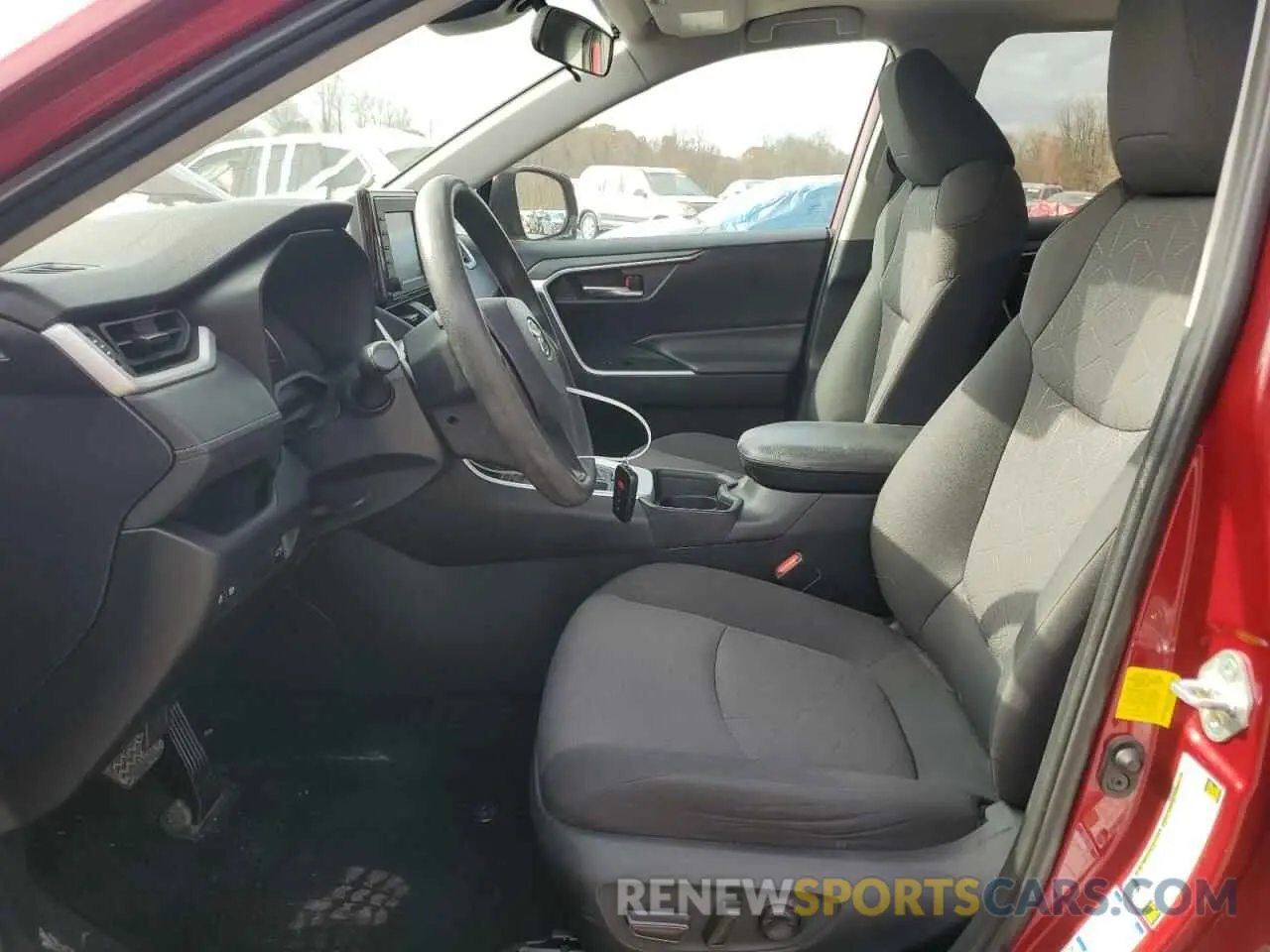 7 Photograph of a damaged car 2T3P1RFV3KC033805 TOYOTA RAV4 2019