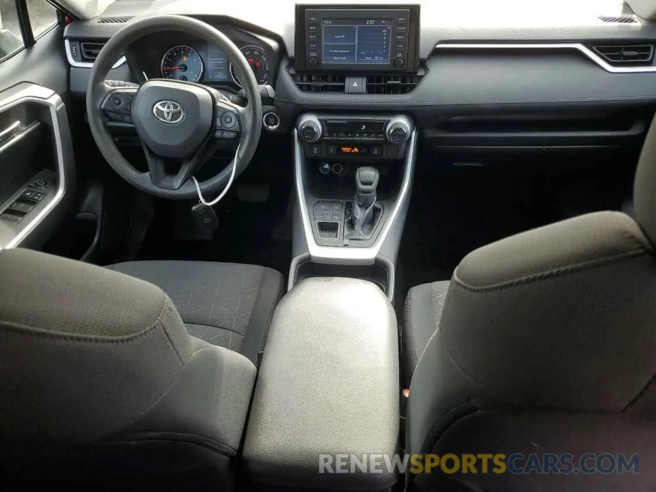 8 Photograph of a damaged car 2T3P1RFV3KC033805 TOYOTA RAV4 2019