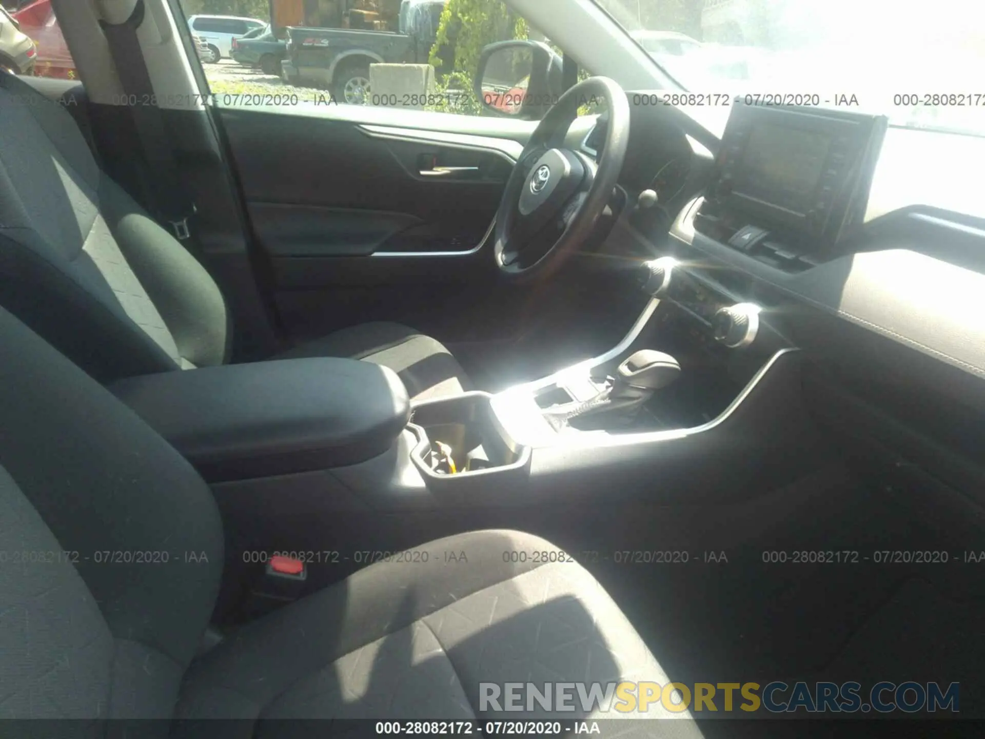 5 Photograph of a damaged car 2T3P1RFV3KC035554 TOYOTA RAV4 2019