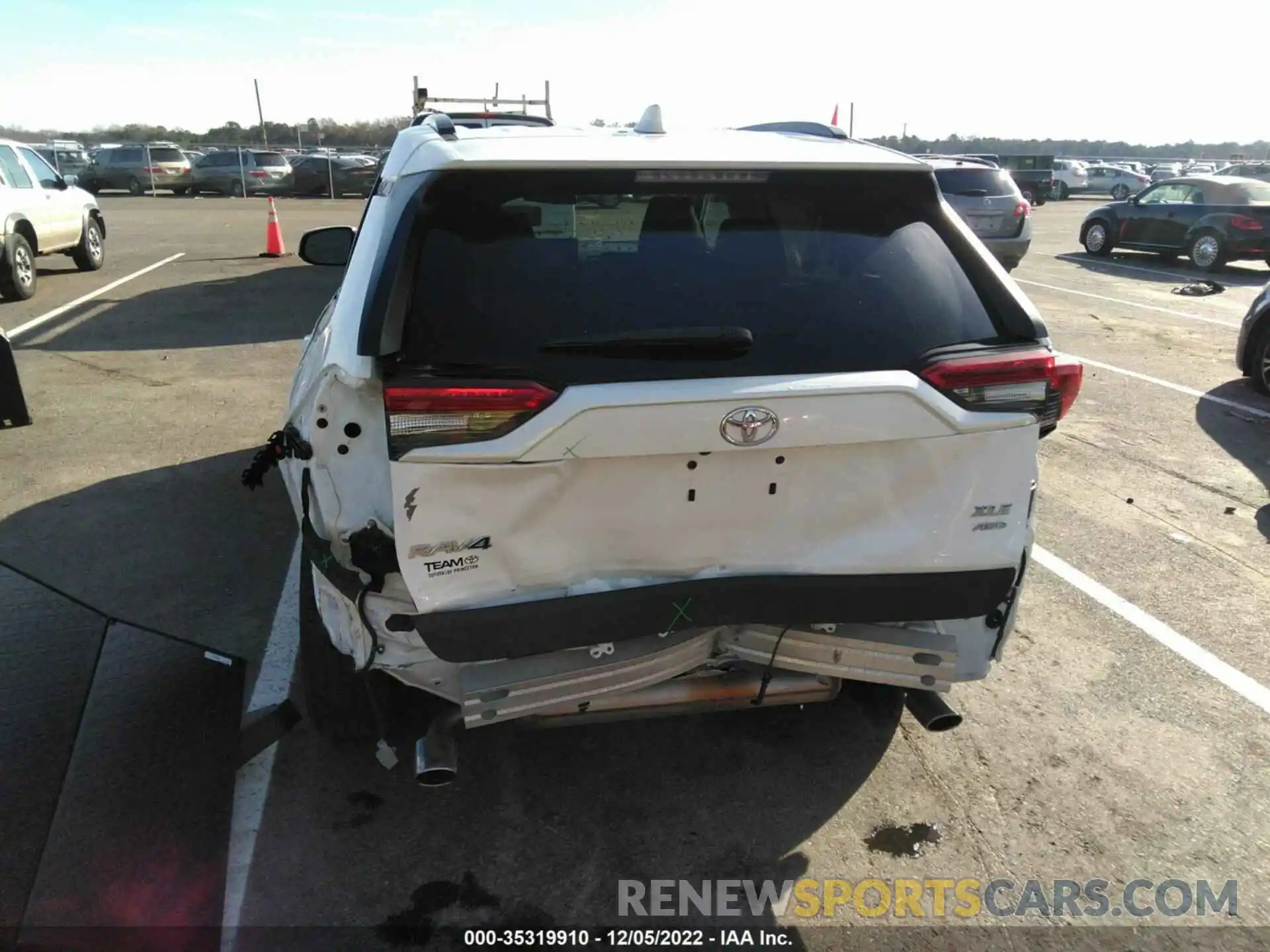 6 Photograph of a damaged car 2T3P1RFV3KW014010 TOYOTA RAV4 2019