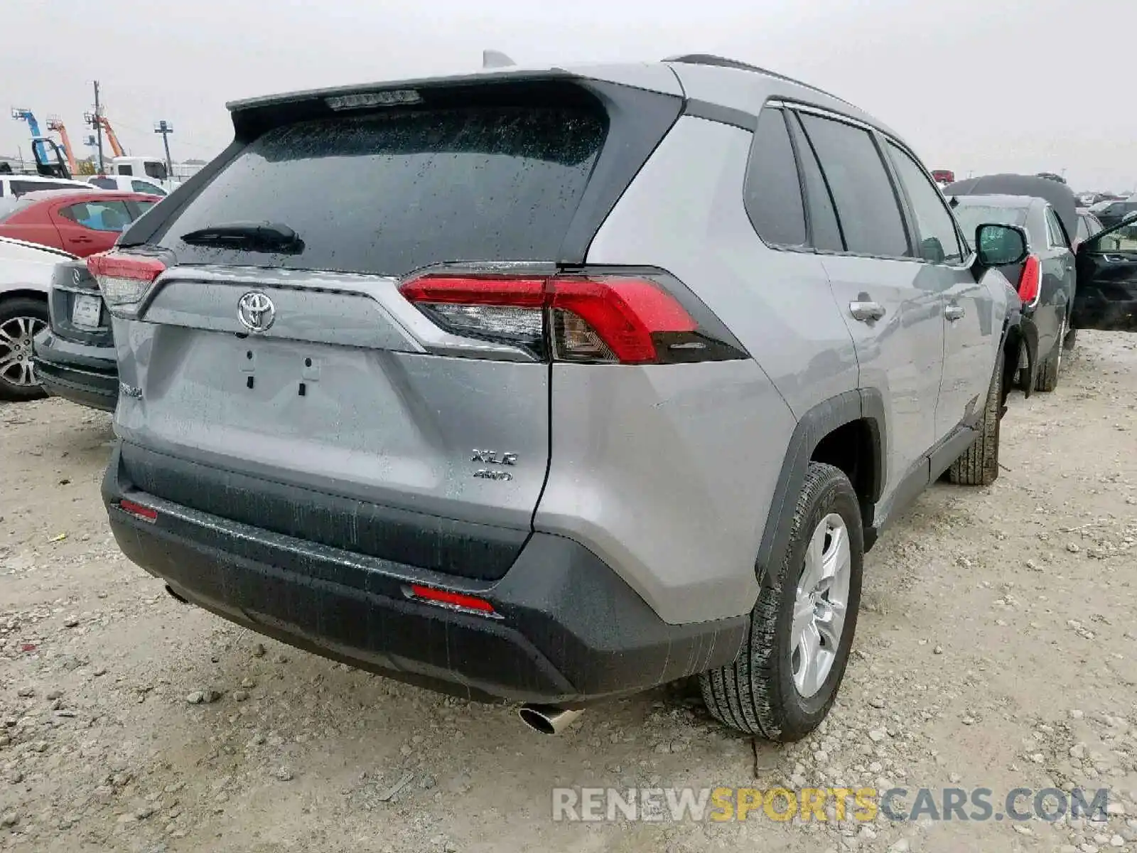 4 Photograph of a damaged car 2T3P1RFV3KW018252 TOYOTA RAV4 2019