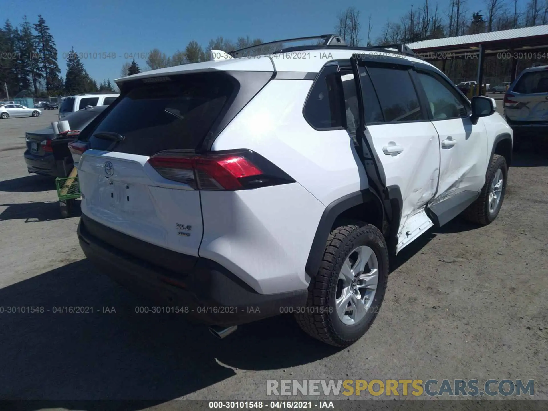 4 Photograph of a damaged car 2T3P1RFV3KW027615 TOYOTA RAV4 2019