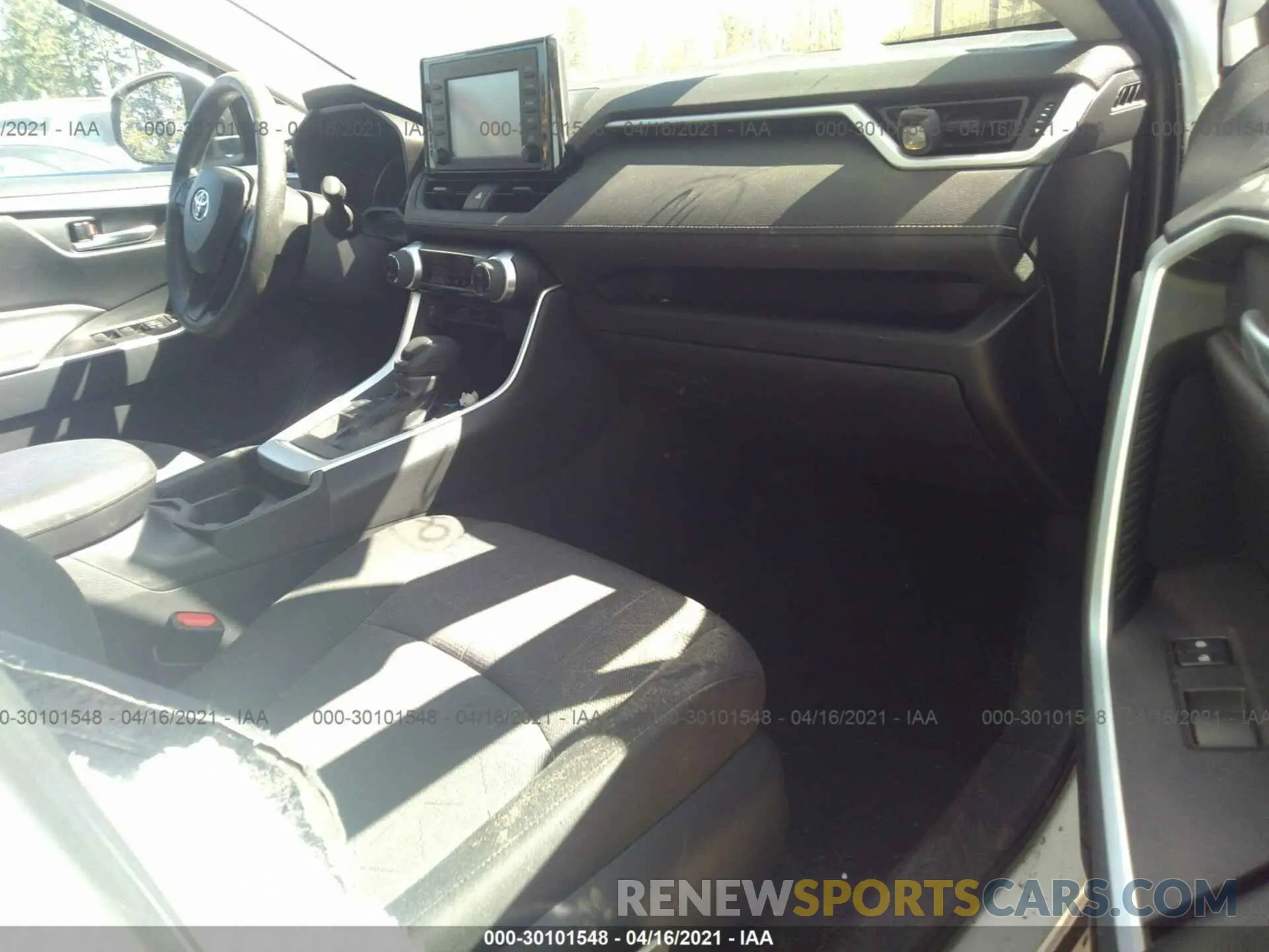5 Photograph of a damaged car 2T3P1RFV3KW027615 TOYOTA RAV4 2019