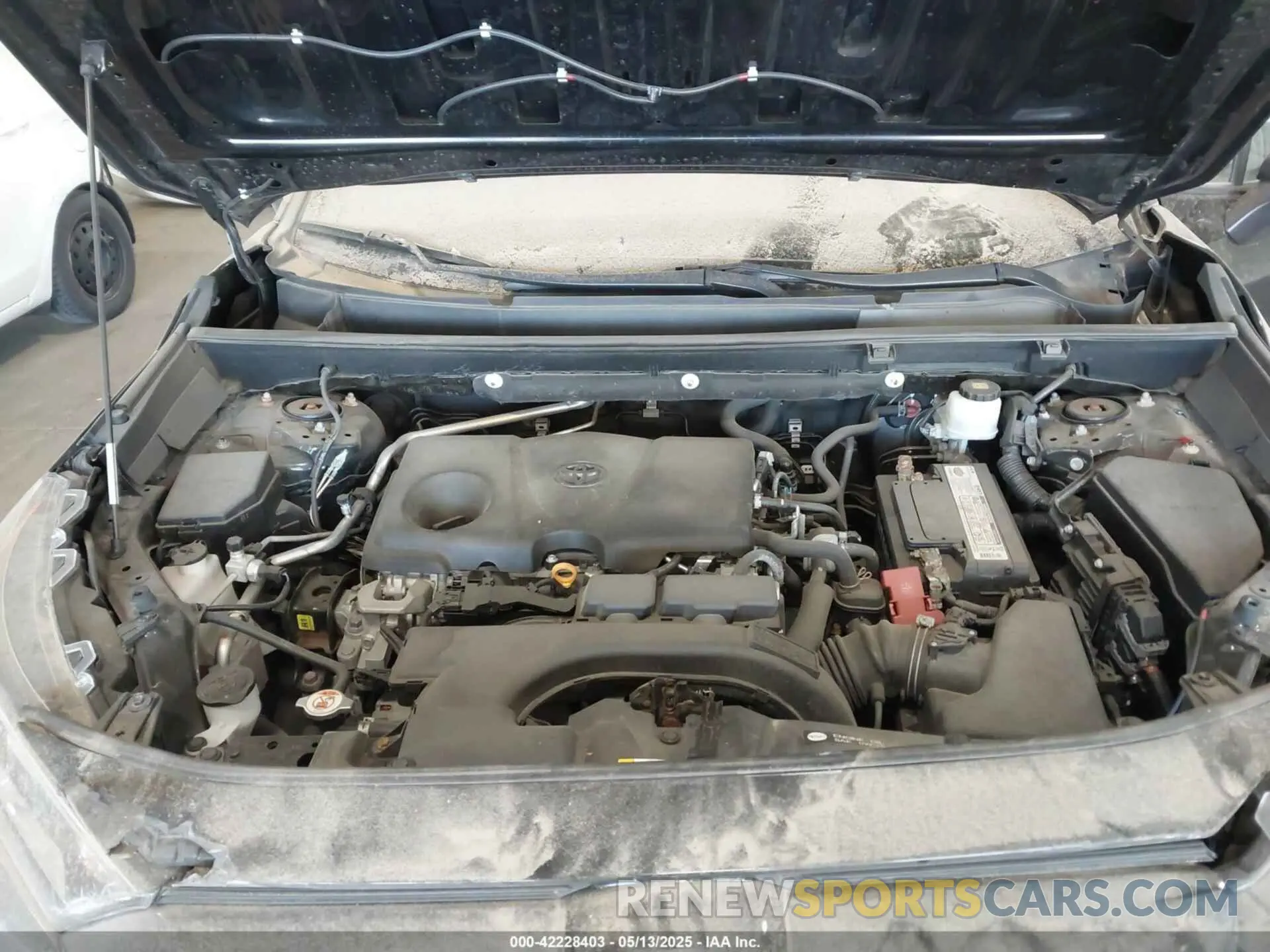 10 Photograph of a damaged car 2T3P1RFV3KW033799 TOYOTA RAV4 2019