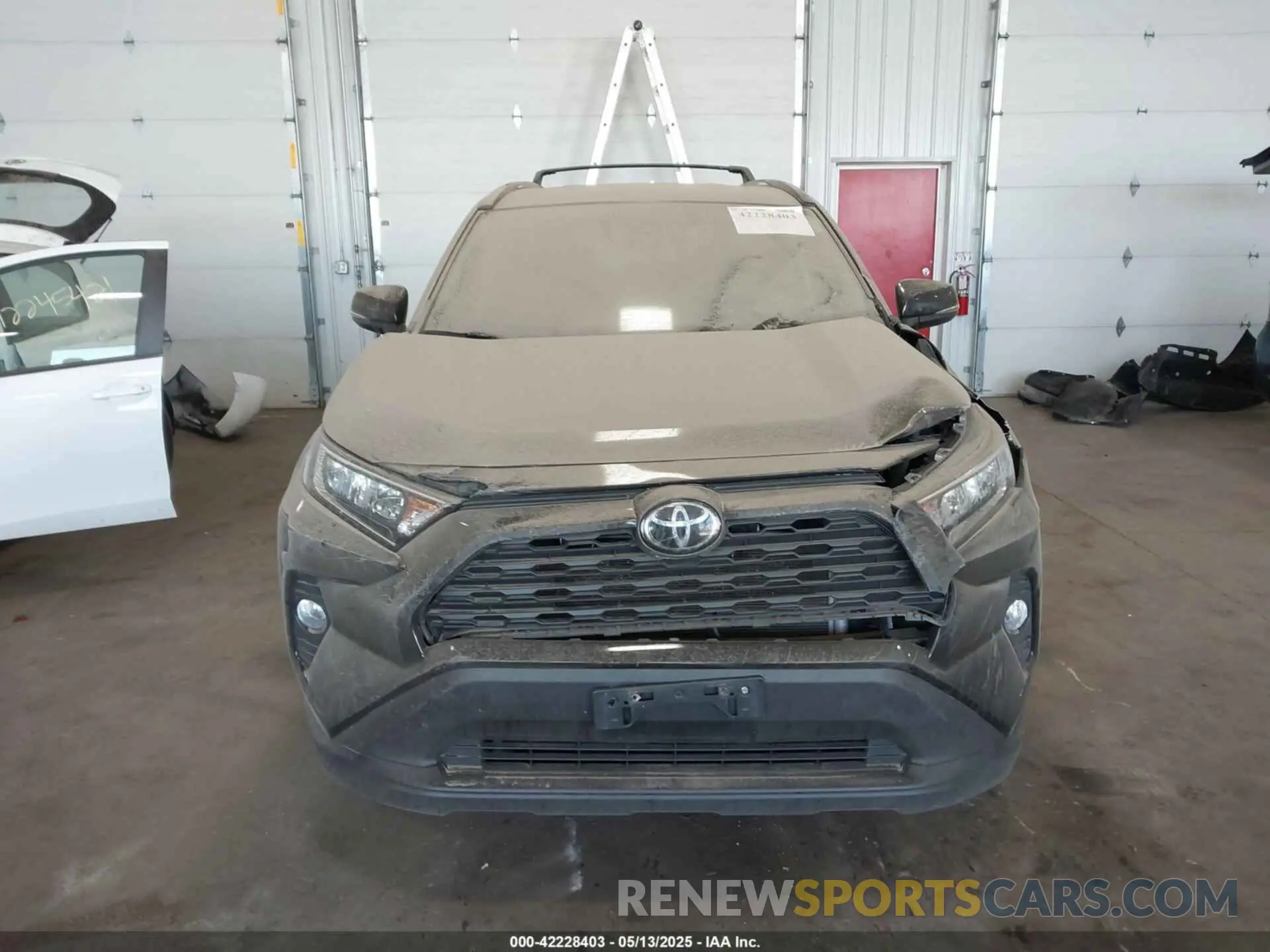 12 Photograph of a damaged car 2T3P1RFV3KW033799 TOYOTA RAV4 2019