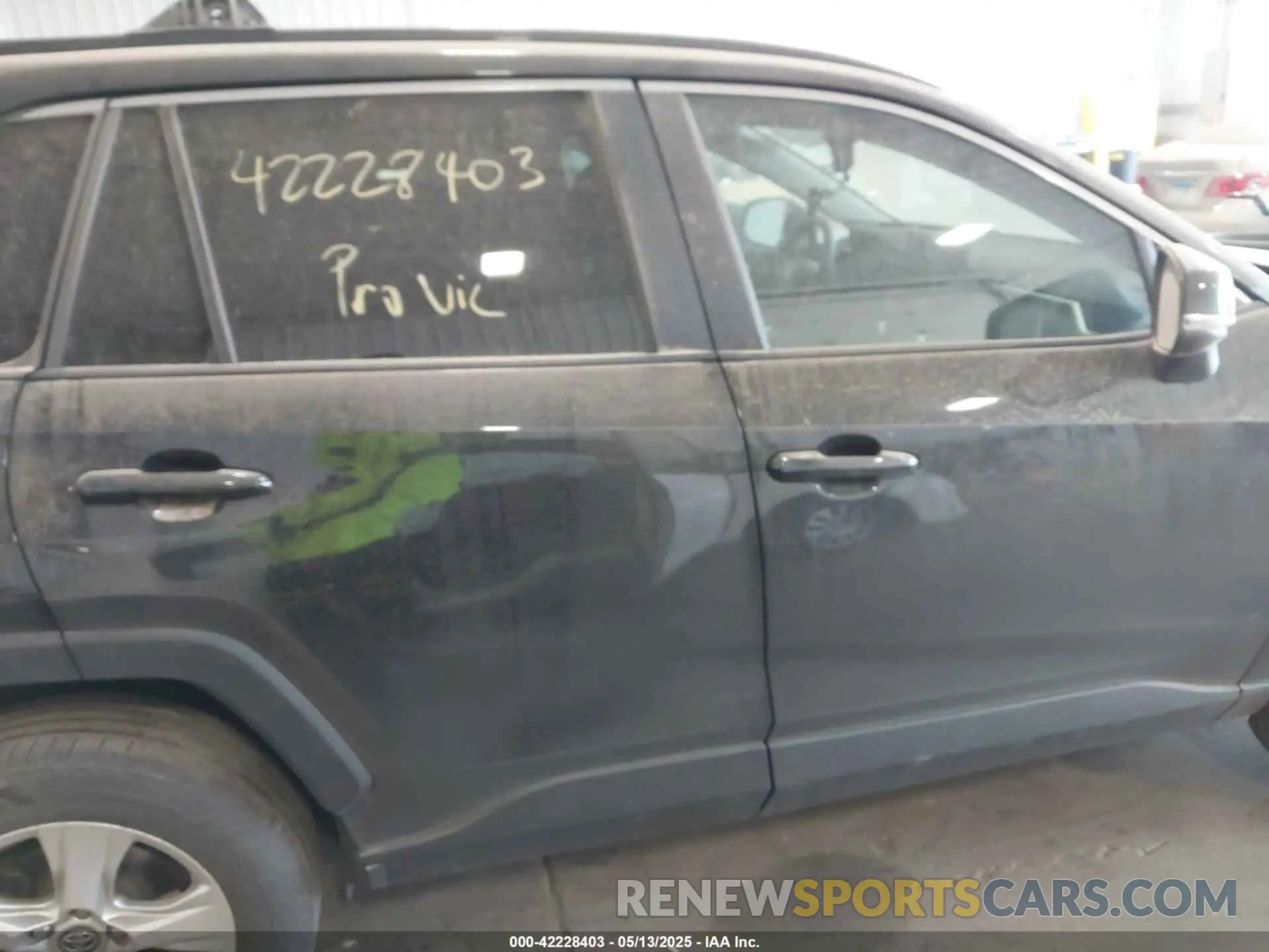 13 Photograph of a damaged car 2T3P1RFV3KW033799 TOYOTA RAV4 2019