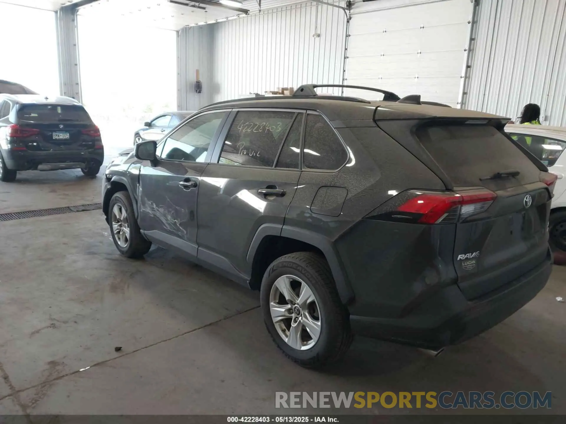 3 Photograph of a damaged car 2T3P1RFV3KW033799 TOYOTA RAV4 2019