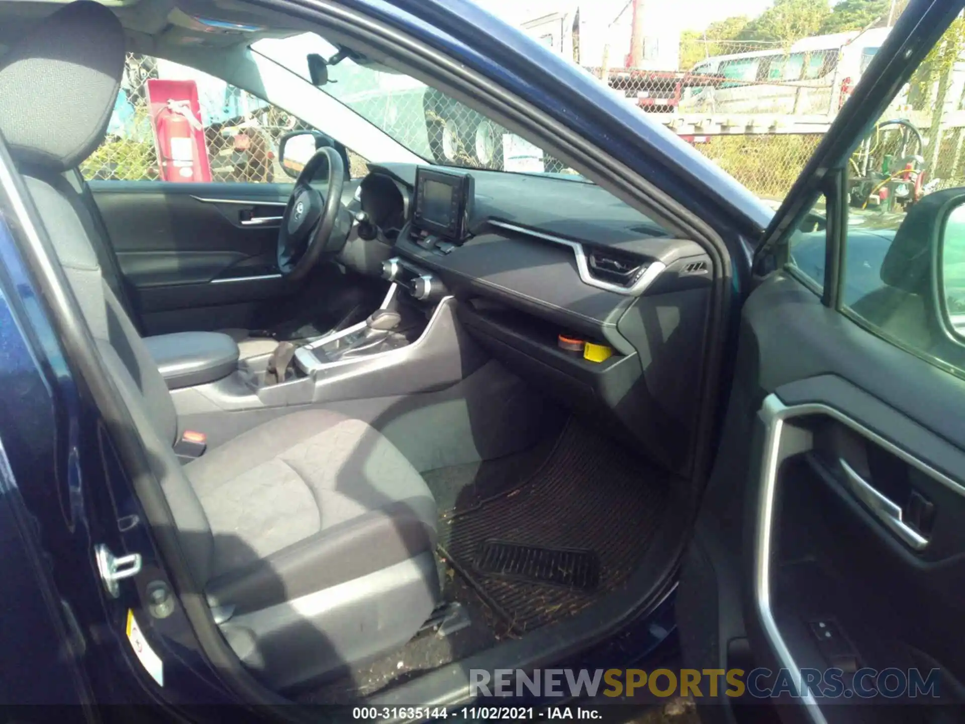 5 Photograph of a damaged car 2T3P1RFV3KW034032 TOYOTA RAV4 2019