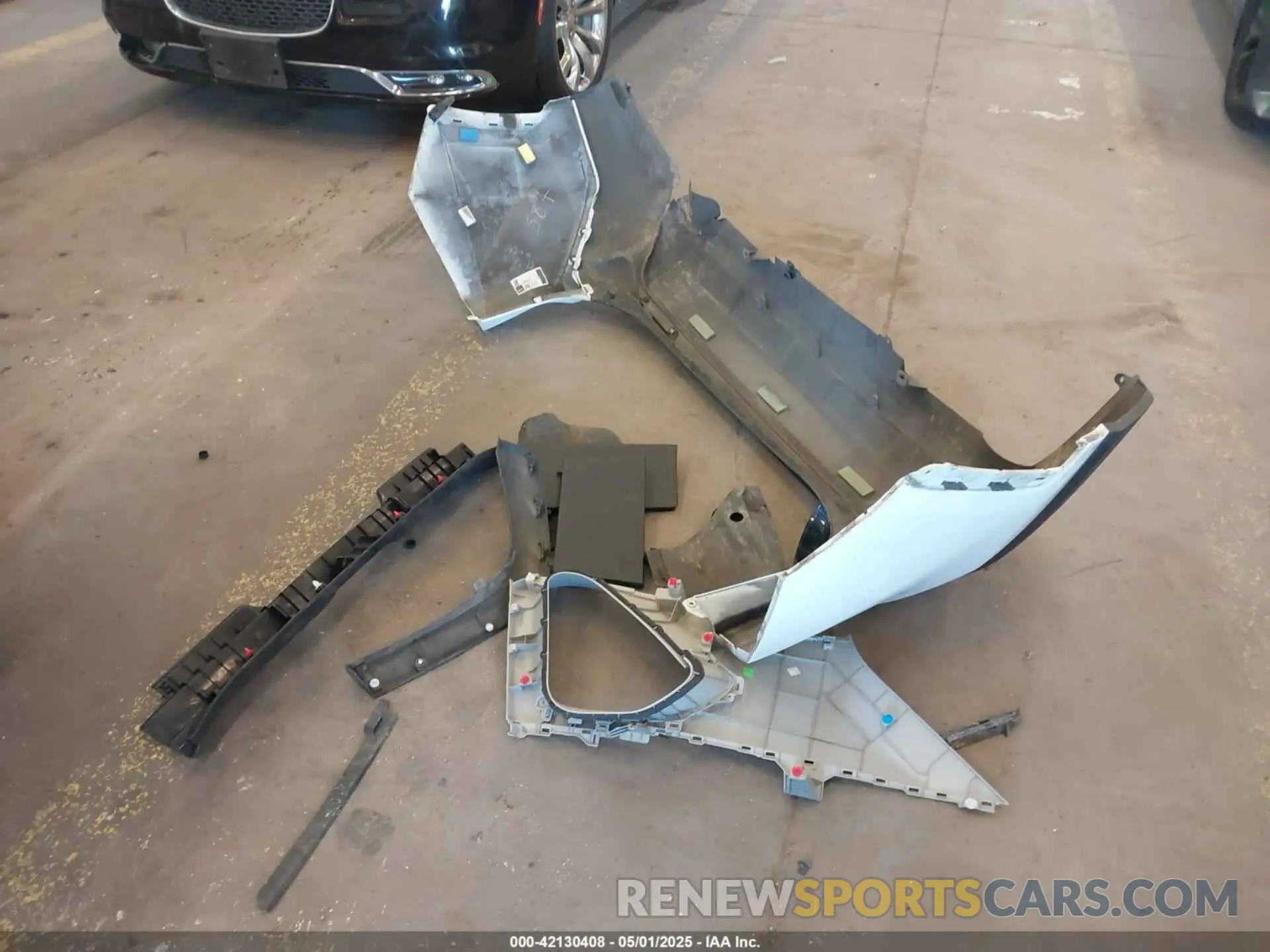 12 Photograph of a damaged car 2T3P1RFV4KC006371 TOYOTA RAV4 2019
