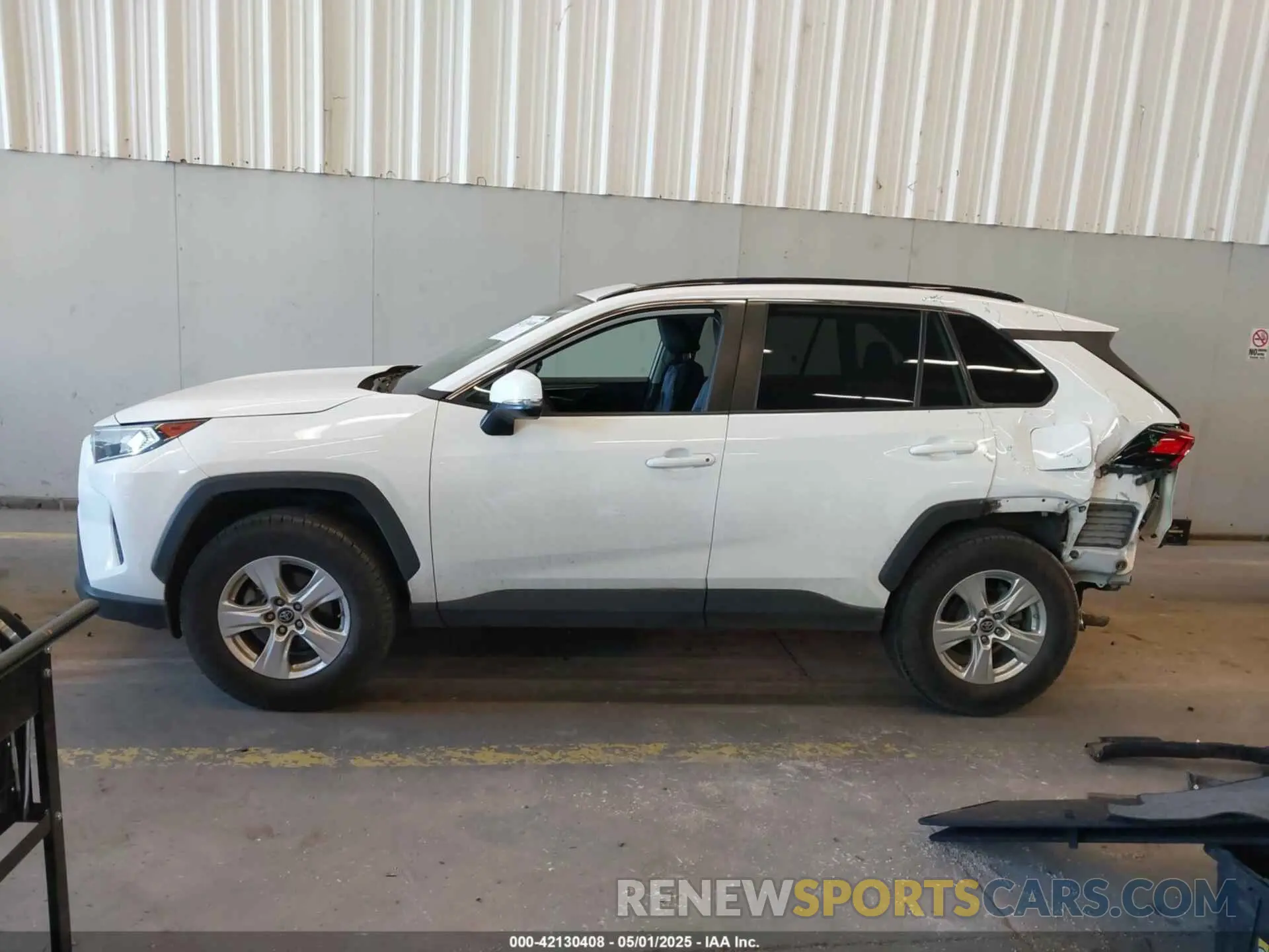 15 Photograph of a damaged car 2T3P1RFV4KC006371 TOYOTA RAV4 2019