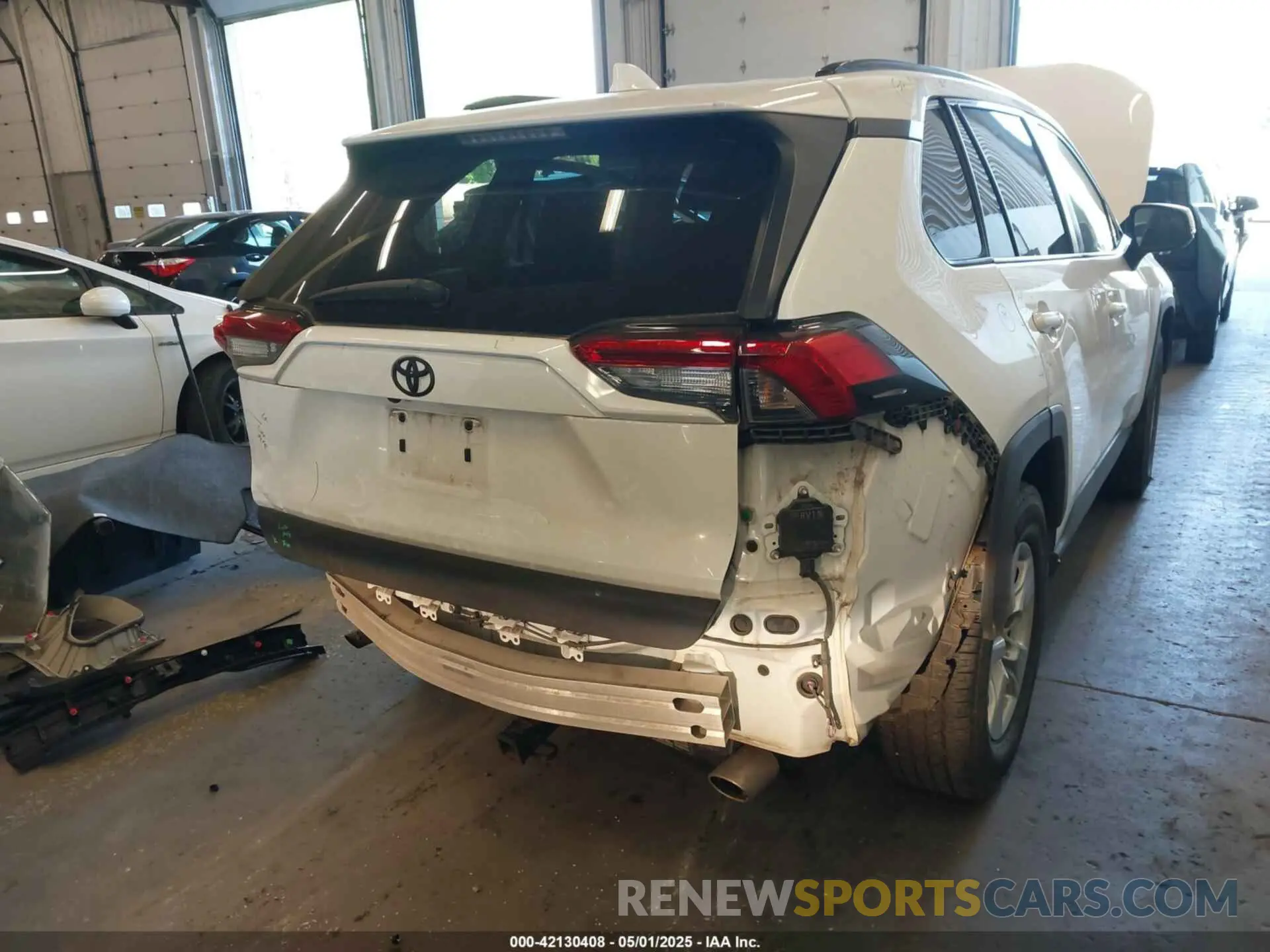 20 Photograph of a damaged car 2T3P1RFV4KC006371 TOYOTA RAV4 2019