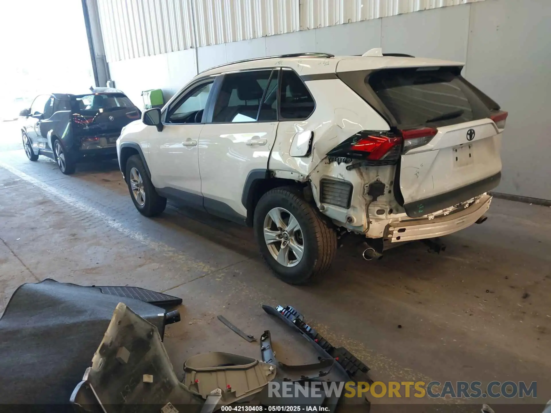 3 Photograph of a damaged car 2T3P1RFV4KC006371 TOYOTA RAV4 2019
