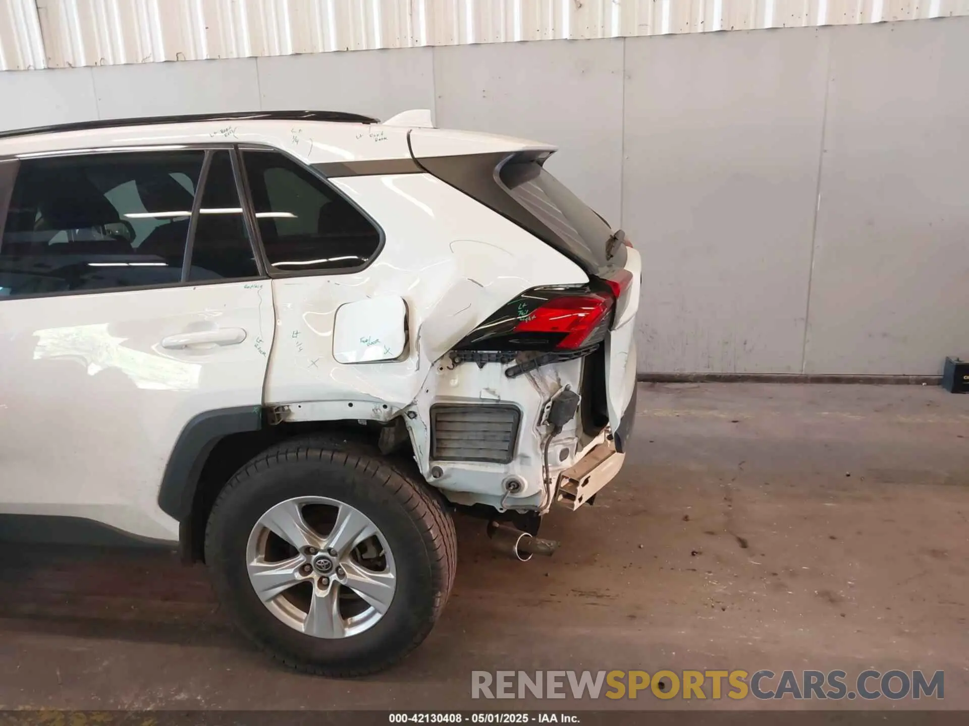 6 Photograph of a damaged car 2T3P1RFV4KC006371 TOYOTA RAV4 2019