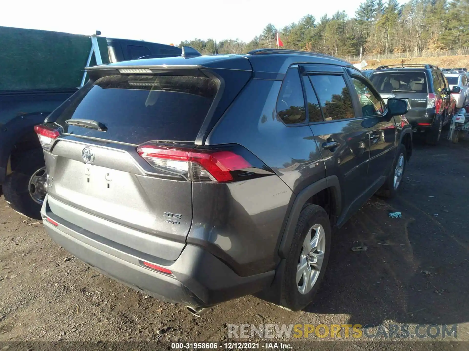 4 Photograph of a damaged car 2T3P1RFV4KC041072 TOYOTA RAV4 2019