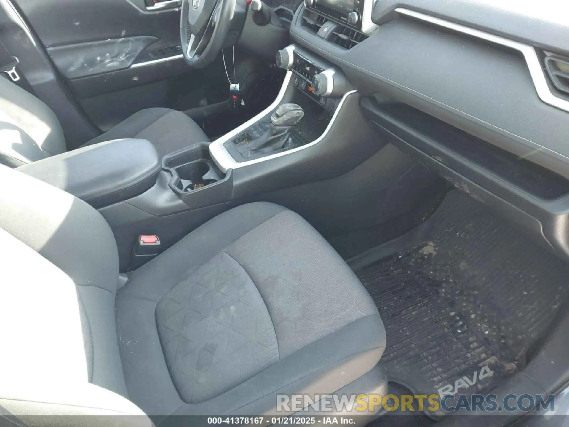 5 Photograph of a damaged car 2T3P1RFV4KC045087 TOYOTA RAV4 2019