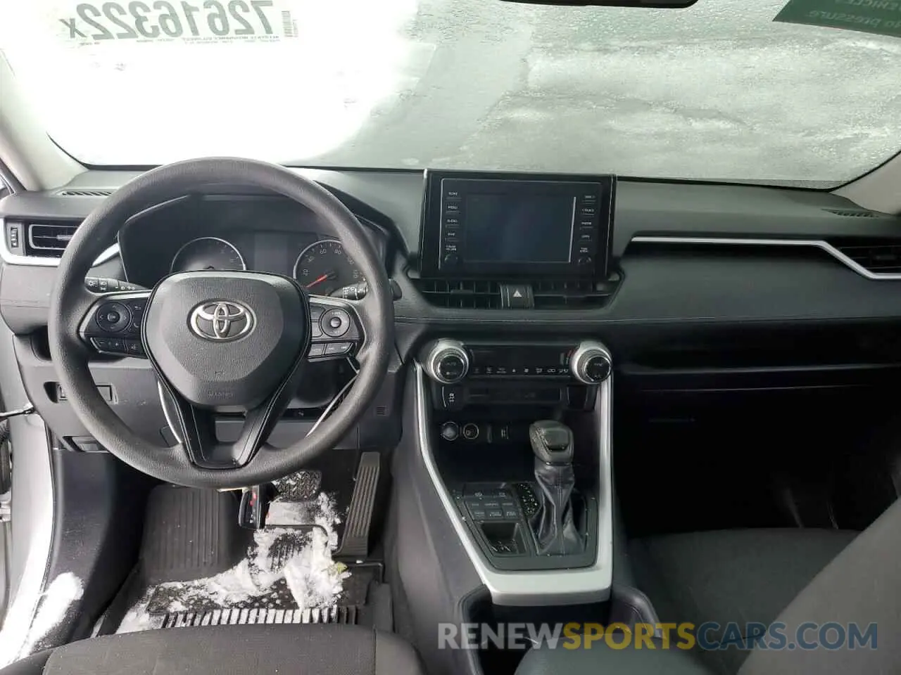 8 Photograph of a damaged car 2T3P1RFV4KW018292 TOYOTA RAV4 2019