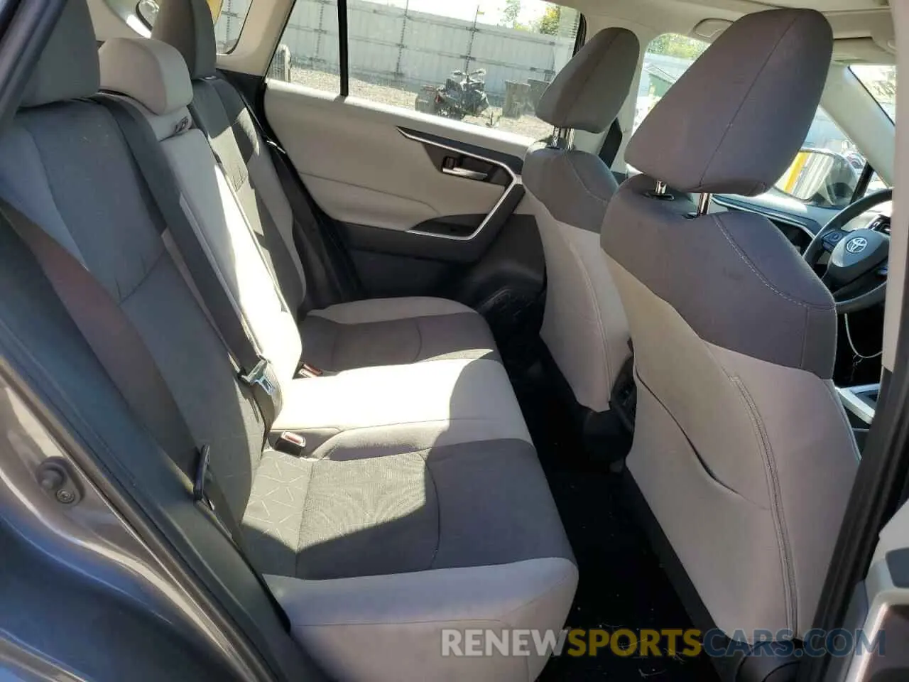 10 Photograph of a damaged car 2T3P1RFV4KW022293 TOYOTA RAV4 2019