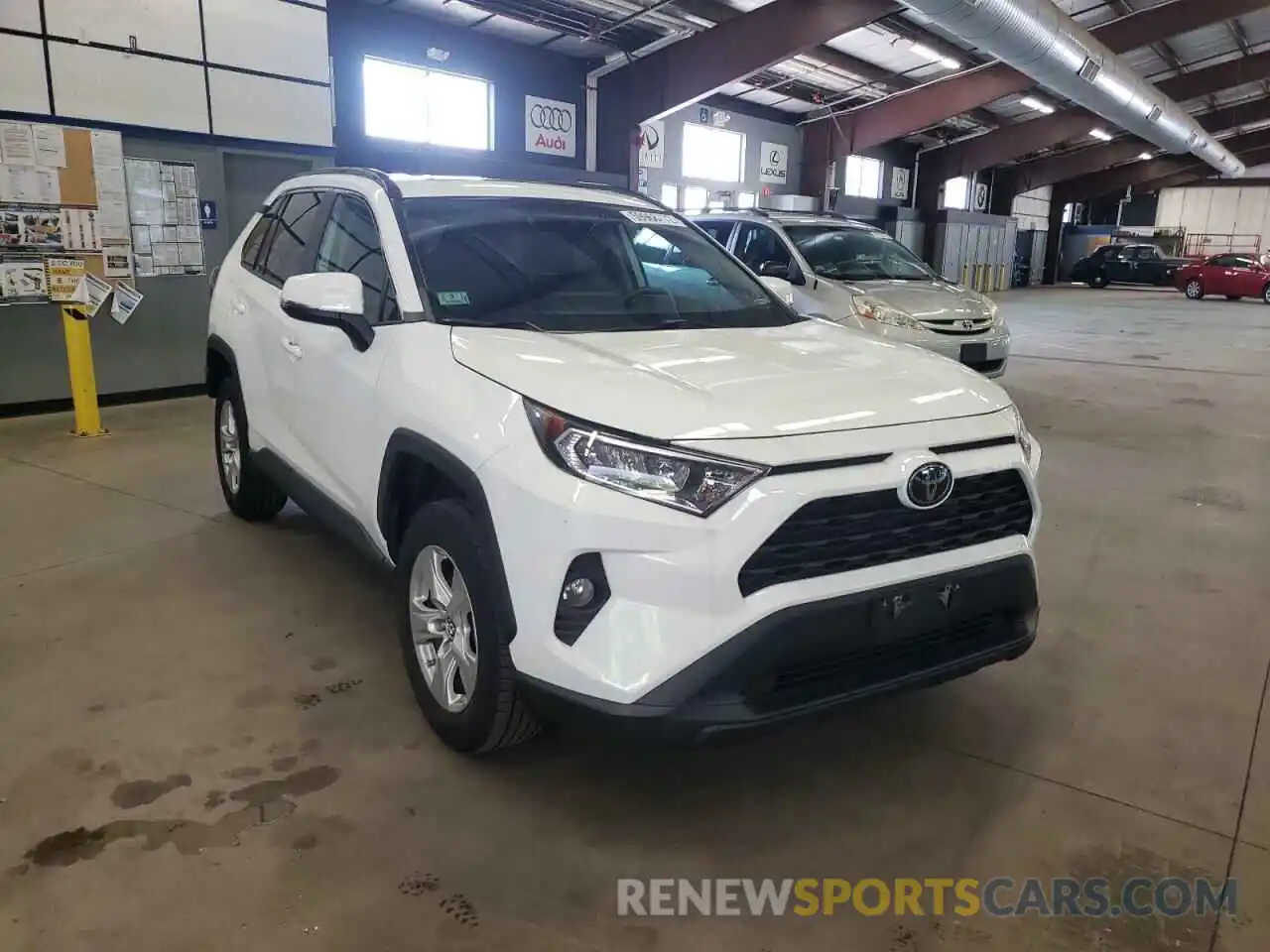 1 Photograph of a damaged car 2T3P1RFV4KW033472 TOYOTA RAV4 2019