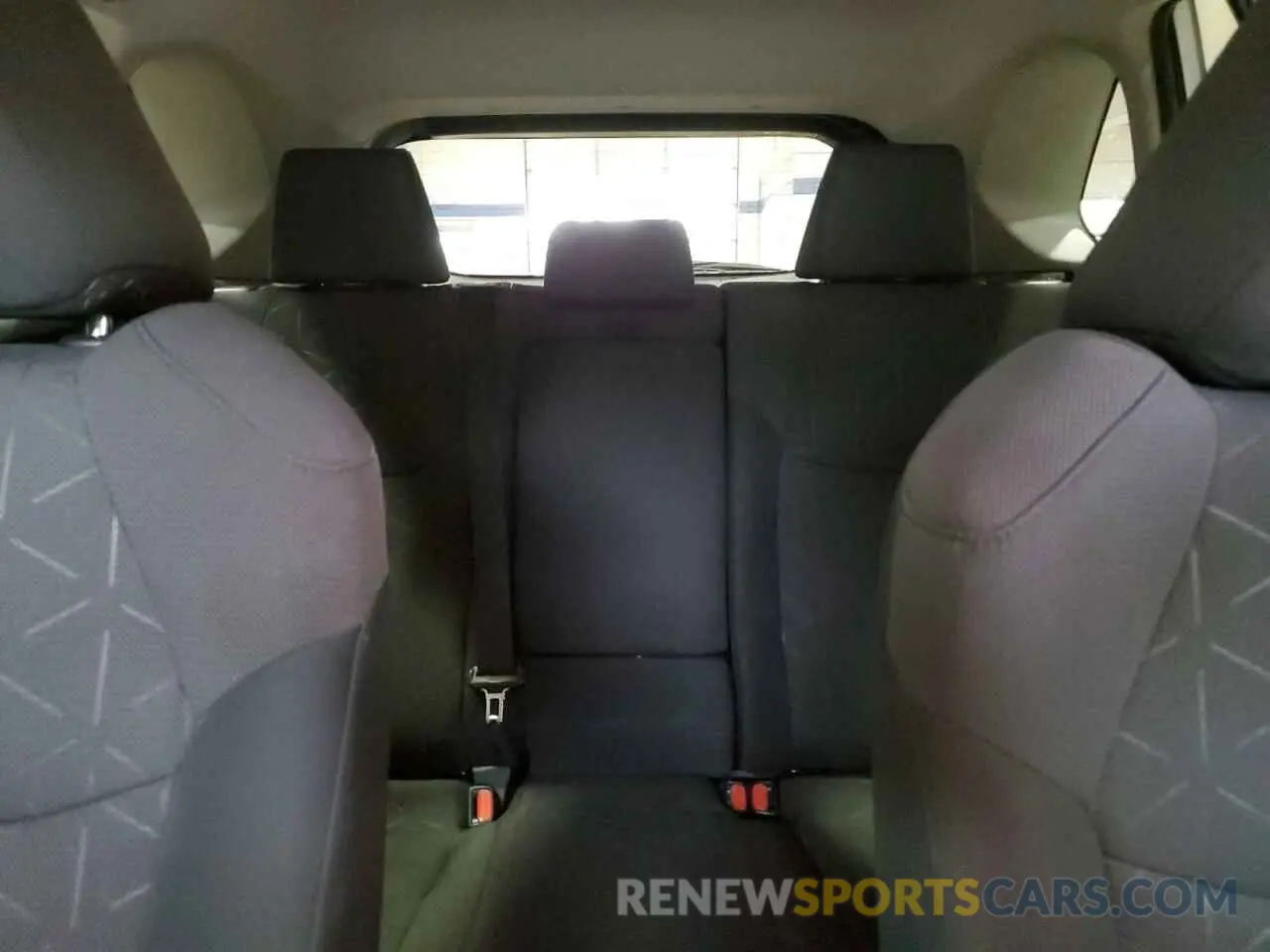 10 Photograph of a damaged car 2T3P1RFV4KW042785 TOYOTA RAV4 2019