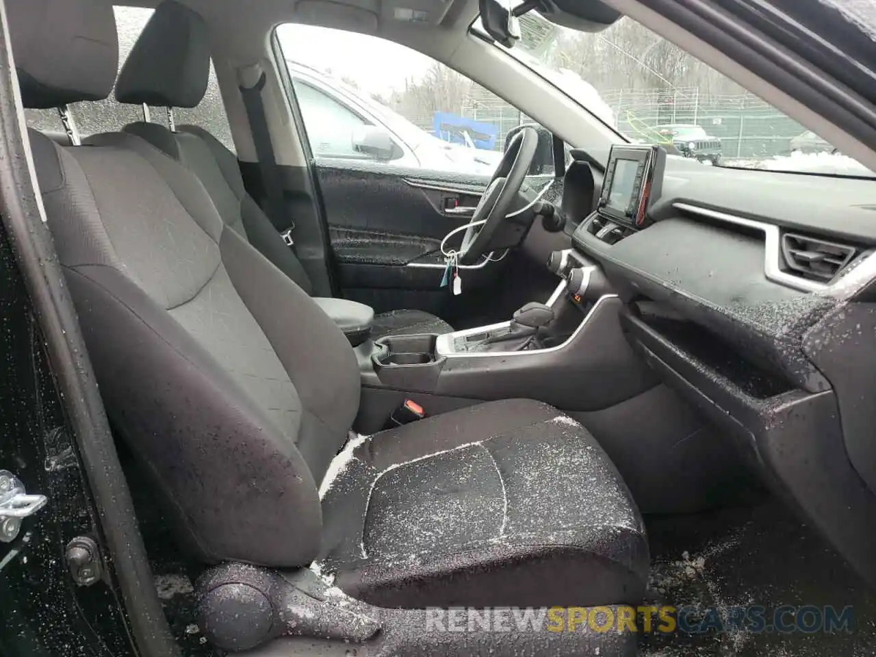 5 Photograph of a damaged car 2T3P1RFV4KW044200 TOYOTA RAV4 2019