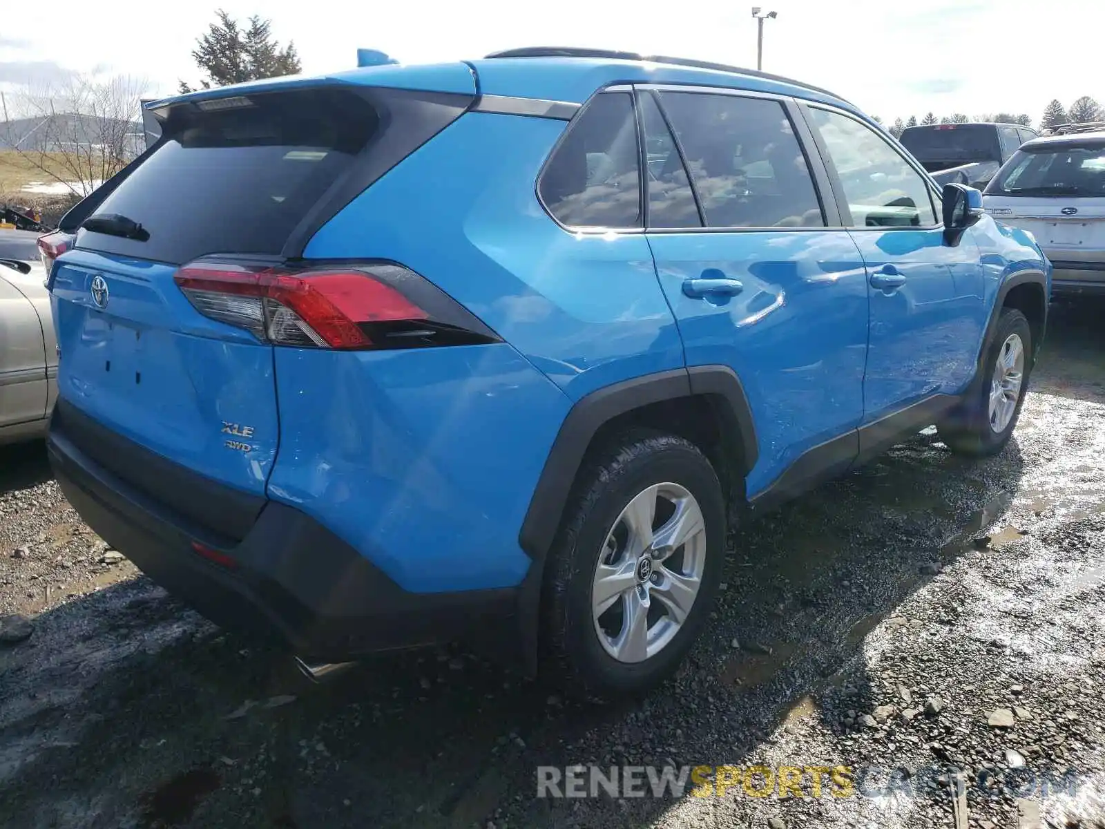 4 Photograph of a damaged car 2T3P1RFV4KW047081 TOYOTA RAV4 2019