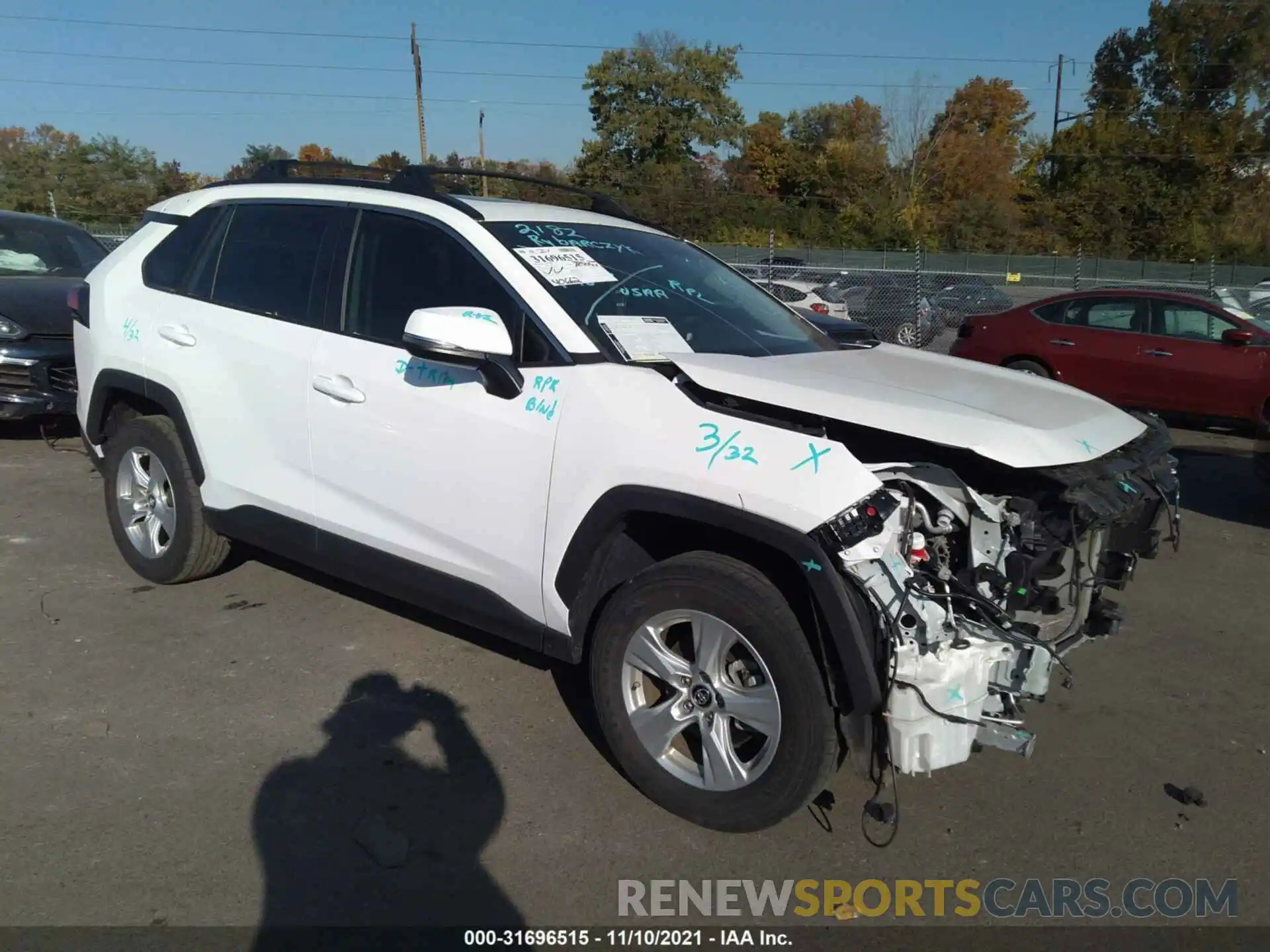 1 Photograph of a damaged car 2T3P1RFV4KW056928 TOYOTA RAV4 2019