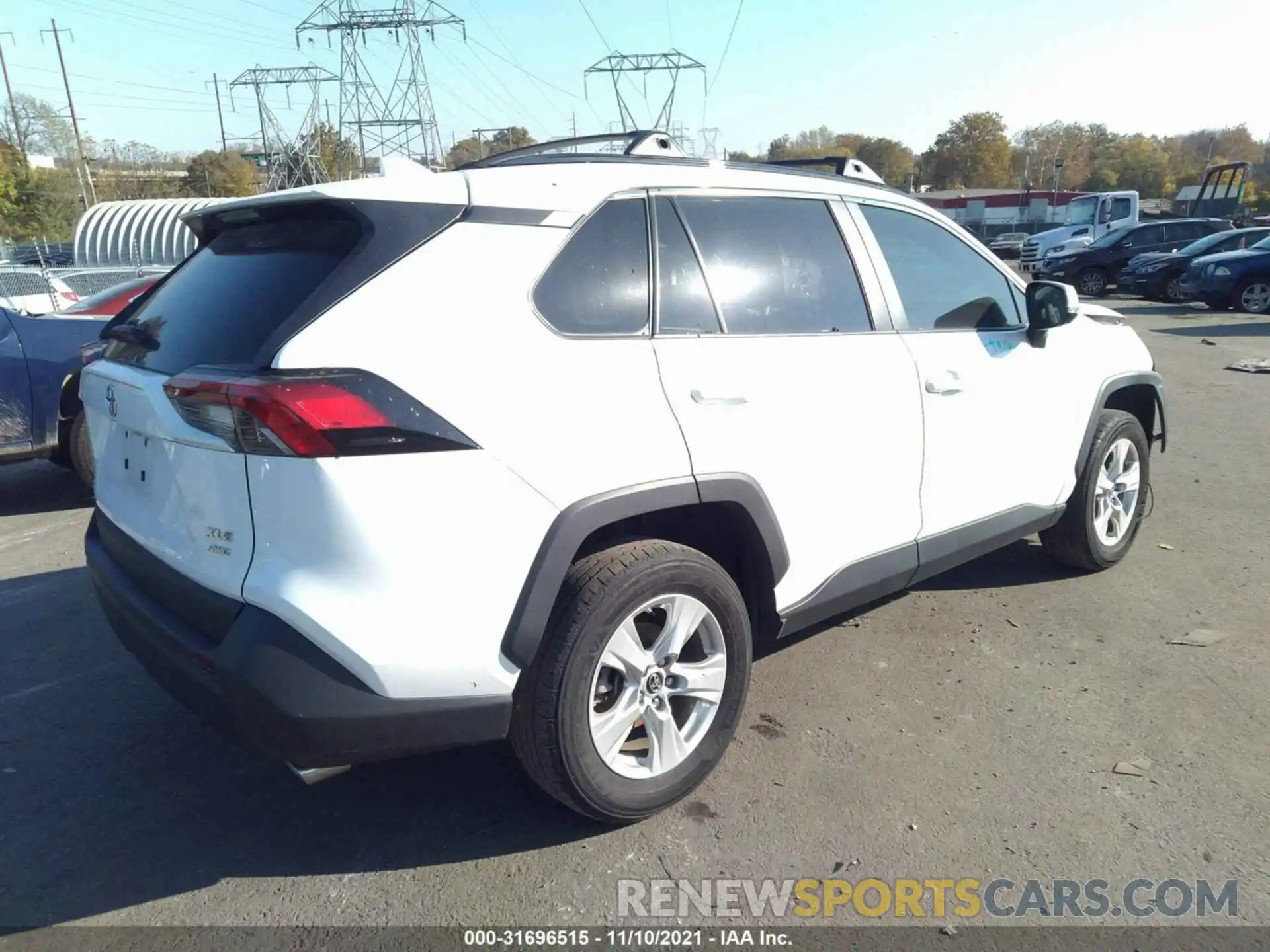 4 Photograph of a damaged car 2T3P1RFV4KW056928 TOYOTA RAV4 2019