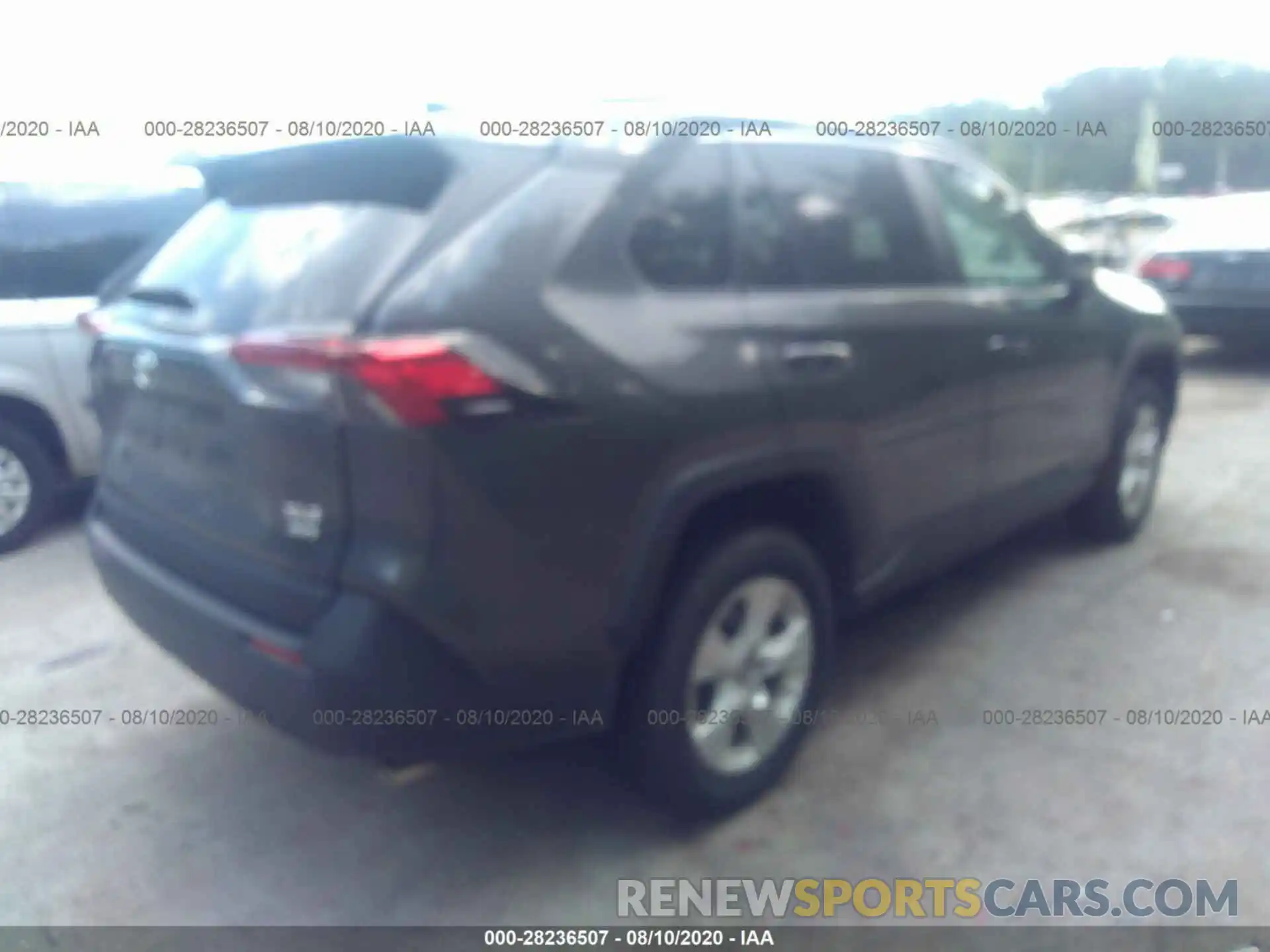 4 Photograph of a damaged car 2T3P1RFV4KW056945 TOYOTA RAV4 2019