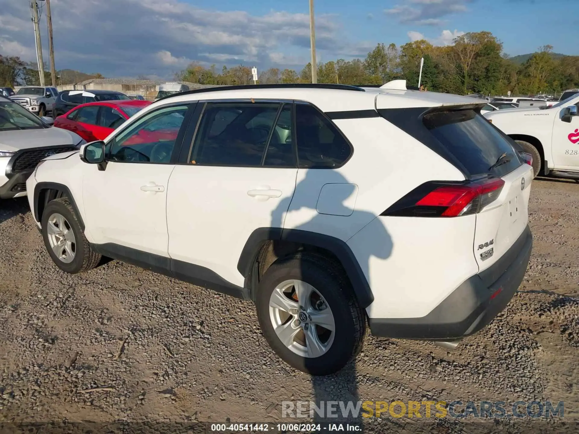 14 Photograph of a damaged car 2T3P1RFV4KW059764 TOYOTA RAV4 2019