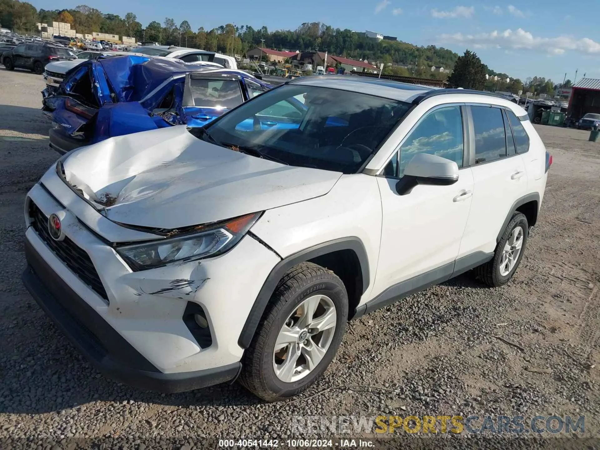 2 Photograph of a damaged car 2T3P1RFV4KW059764 TOYOTA RAV4 2019