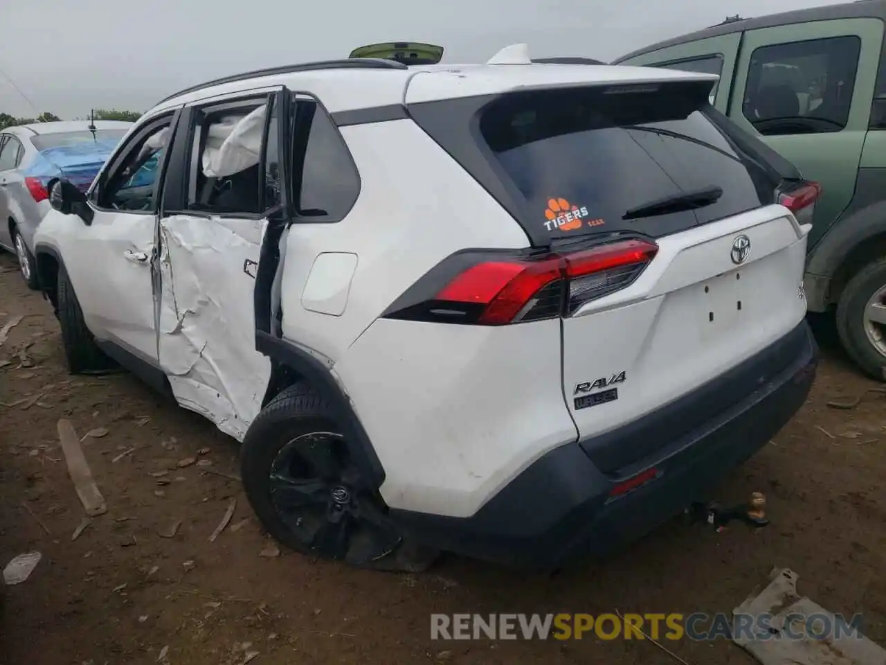 3 Photograph of a damaged car 2T3P1RFV4KW065466 TOYOTA RAV4 2019