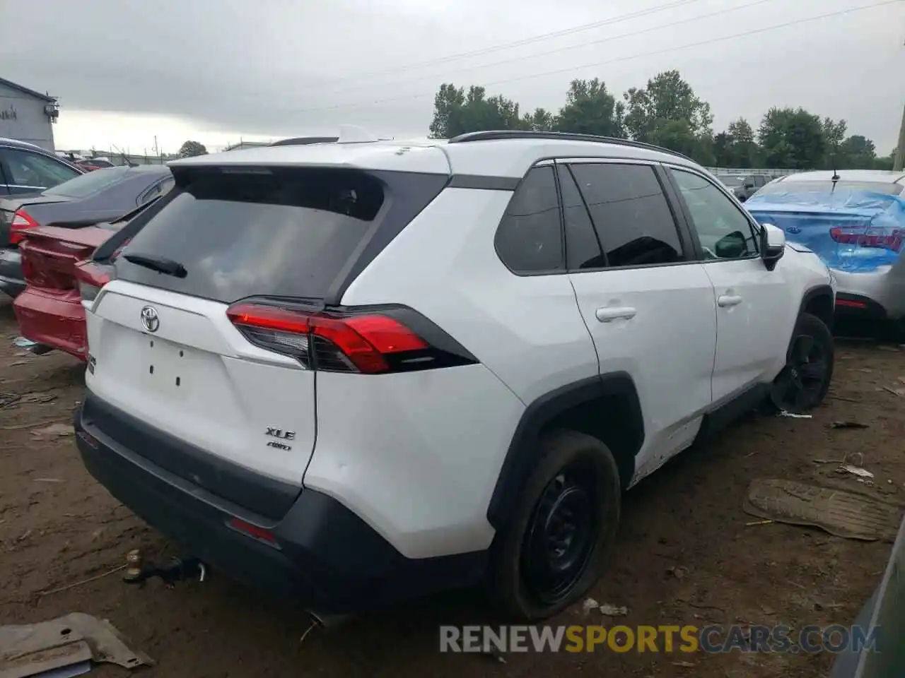 4 Photograph of a damaged car 2T3P1RFV4KW065466 TOYOTA RAV4 2019