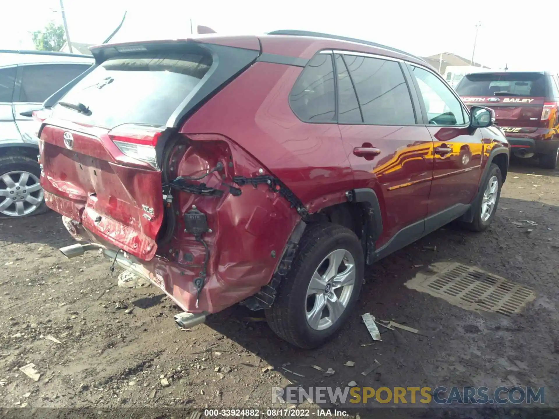 4 Photograph of a damaged car 2T3P1RFV5KC006203 TOYOTA RAV4 2019