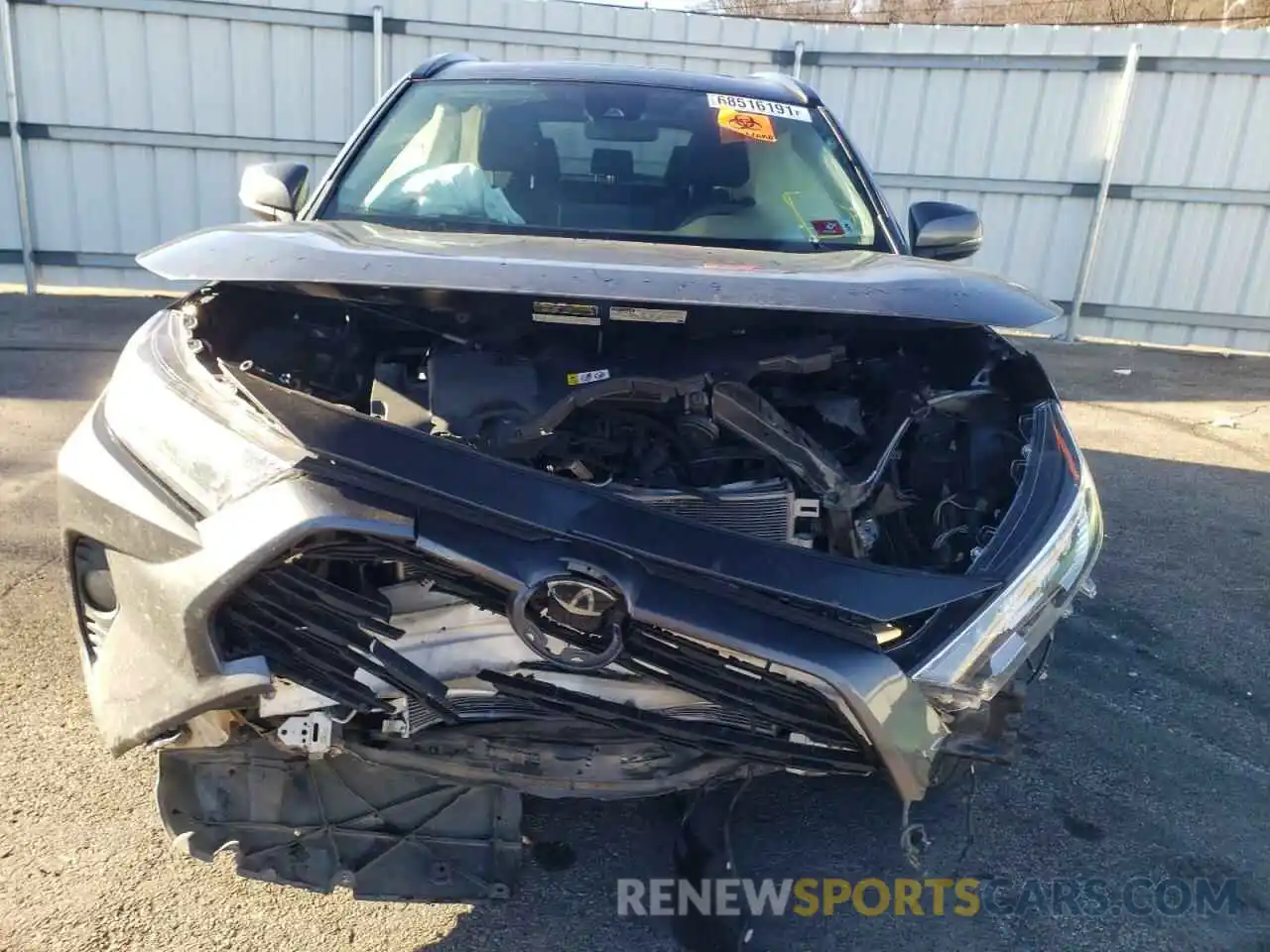 9 Photograph of a damaged car 2T3P1RFV5KC018562 TOYOTA RAV4 2019