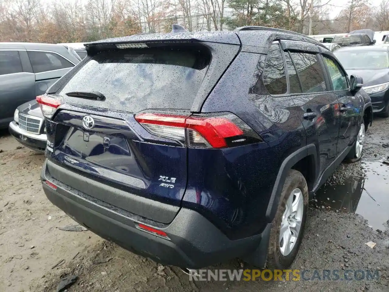 4 Photograph of a damaged car 2T3P1RFV5KC019503 TOYOTA RAV4 2019