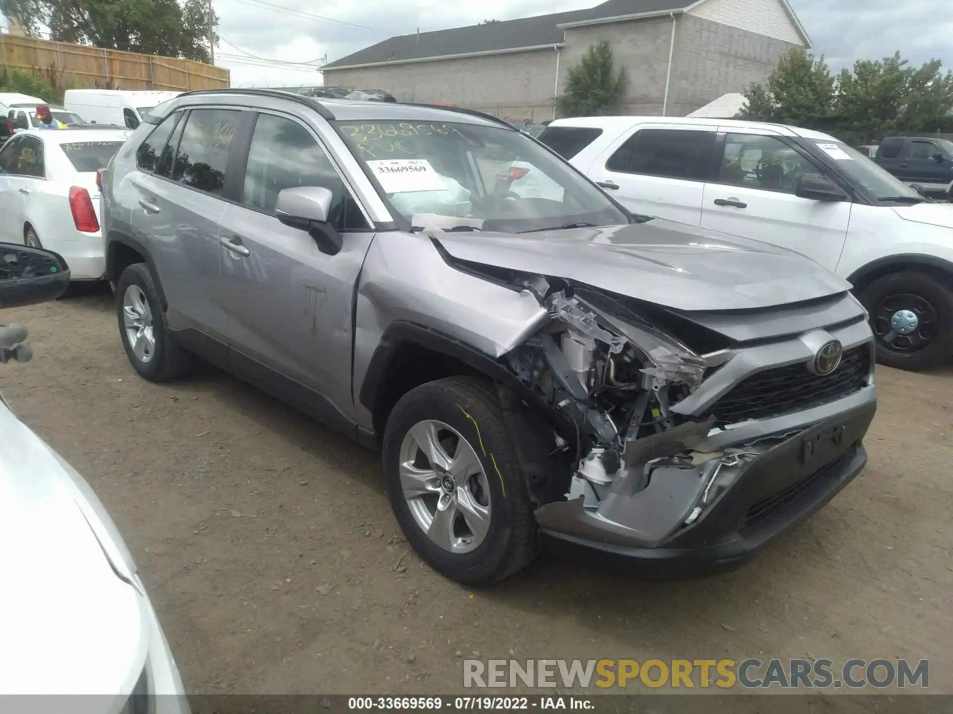 1 Photograph of a damaged car 2T3P1RFV5KC029643 TOYOTA RAV4 2019