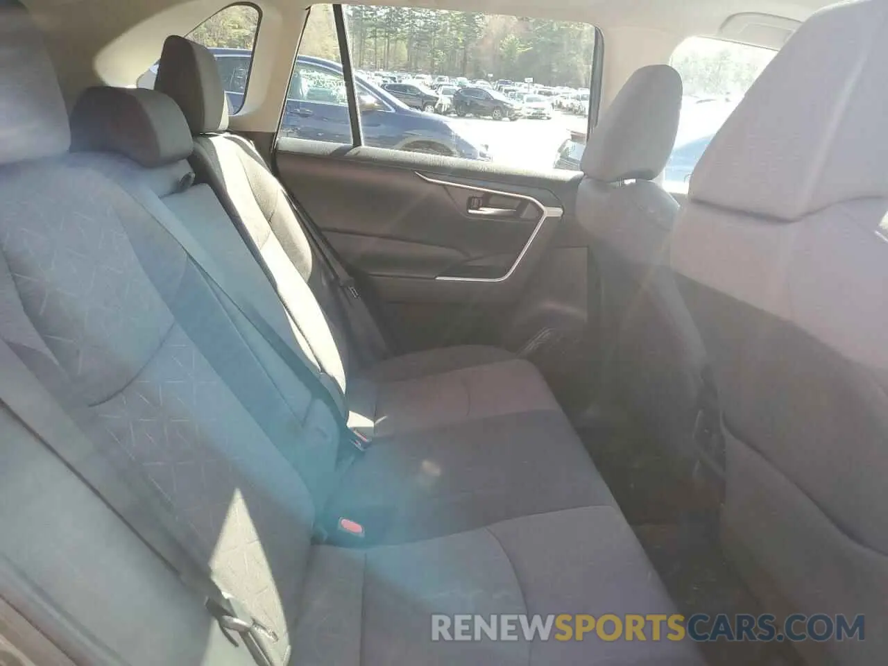 11 Photograph of a damaged car 2T3P1RFV5KC047513 TOYOTA RAV4 2019