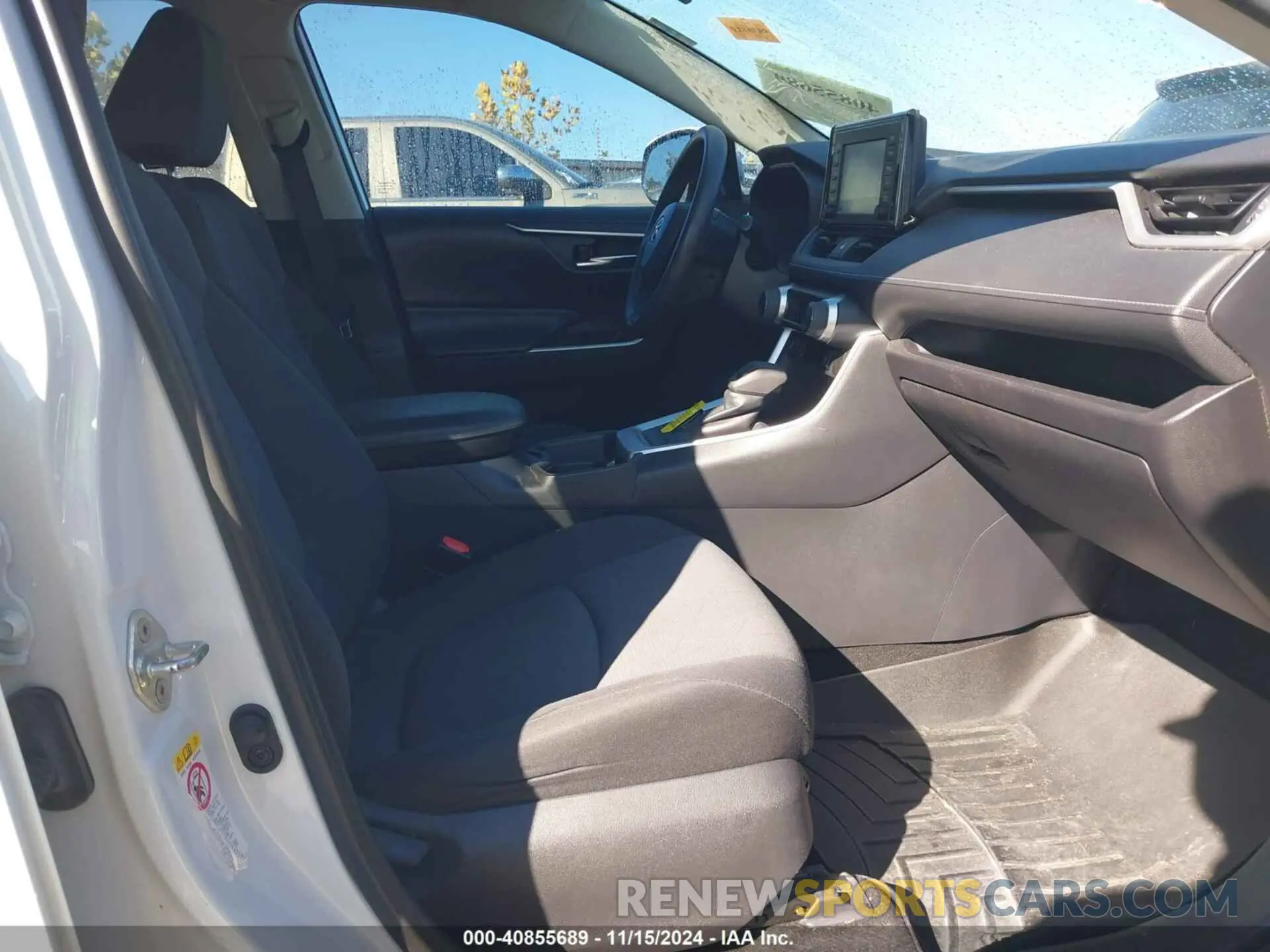 5 Photograph of a damaged car 2T3P1RFV5KW024571 TOYOTA RAV4 2019