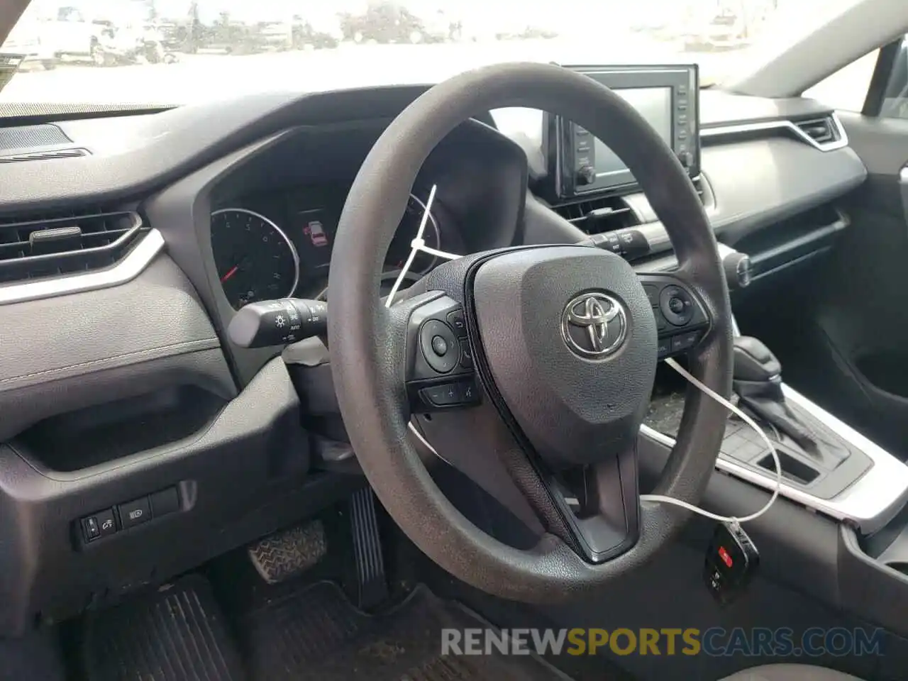 9 Photograph of a damaged car 2T3P1RFV5KW029396 TOYOTA RAV4 2019