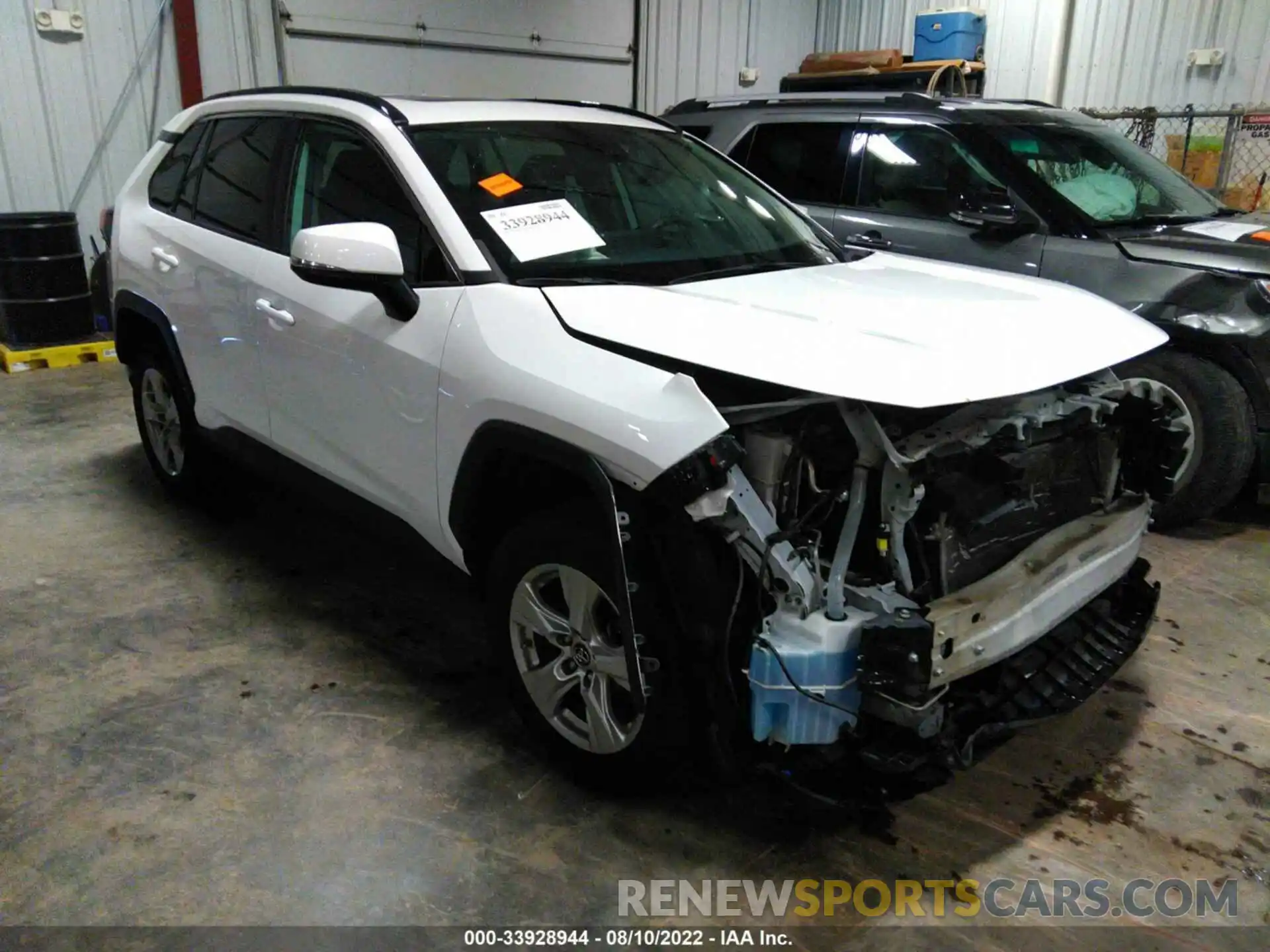 1 Photograph of a damaged car 2T3P1RFV5KW031763 TOYOTA RAV4 2019