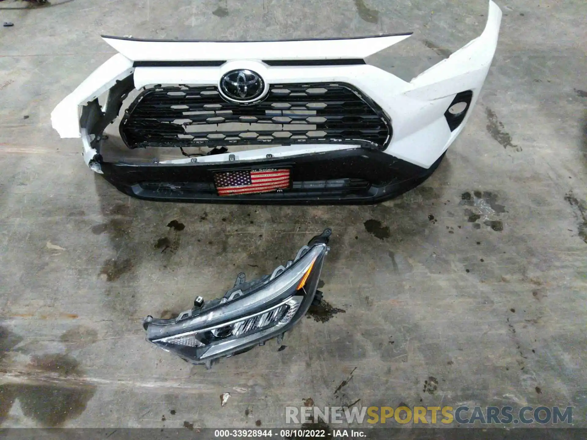 12 Photograph of a damaged car 2T3P1RFV5KW031763 TOYOTA RAV4 2019