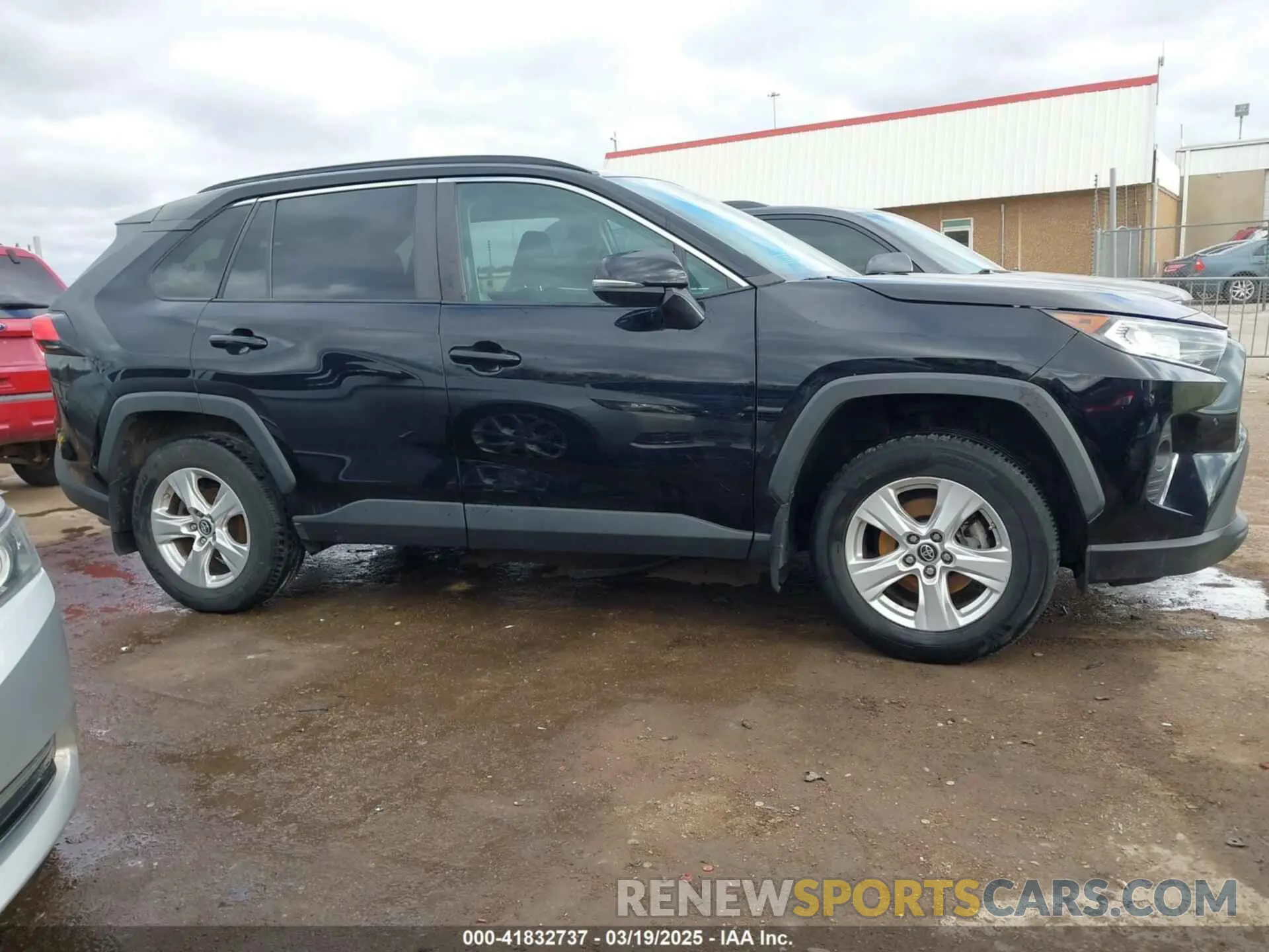 13 Photograph of a damaged car 2T3P1RFV5KW043623 TOYOTA RAV4 2019