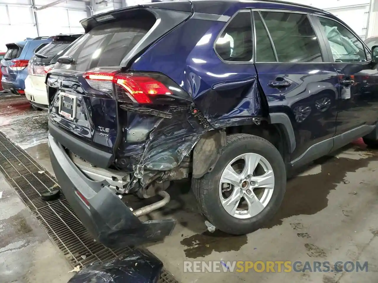 9 Photograph of a damaged car 2T3P1RFV5KW052645 TOYOTA RAV4 2019