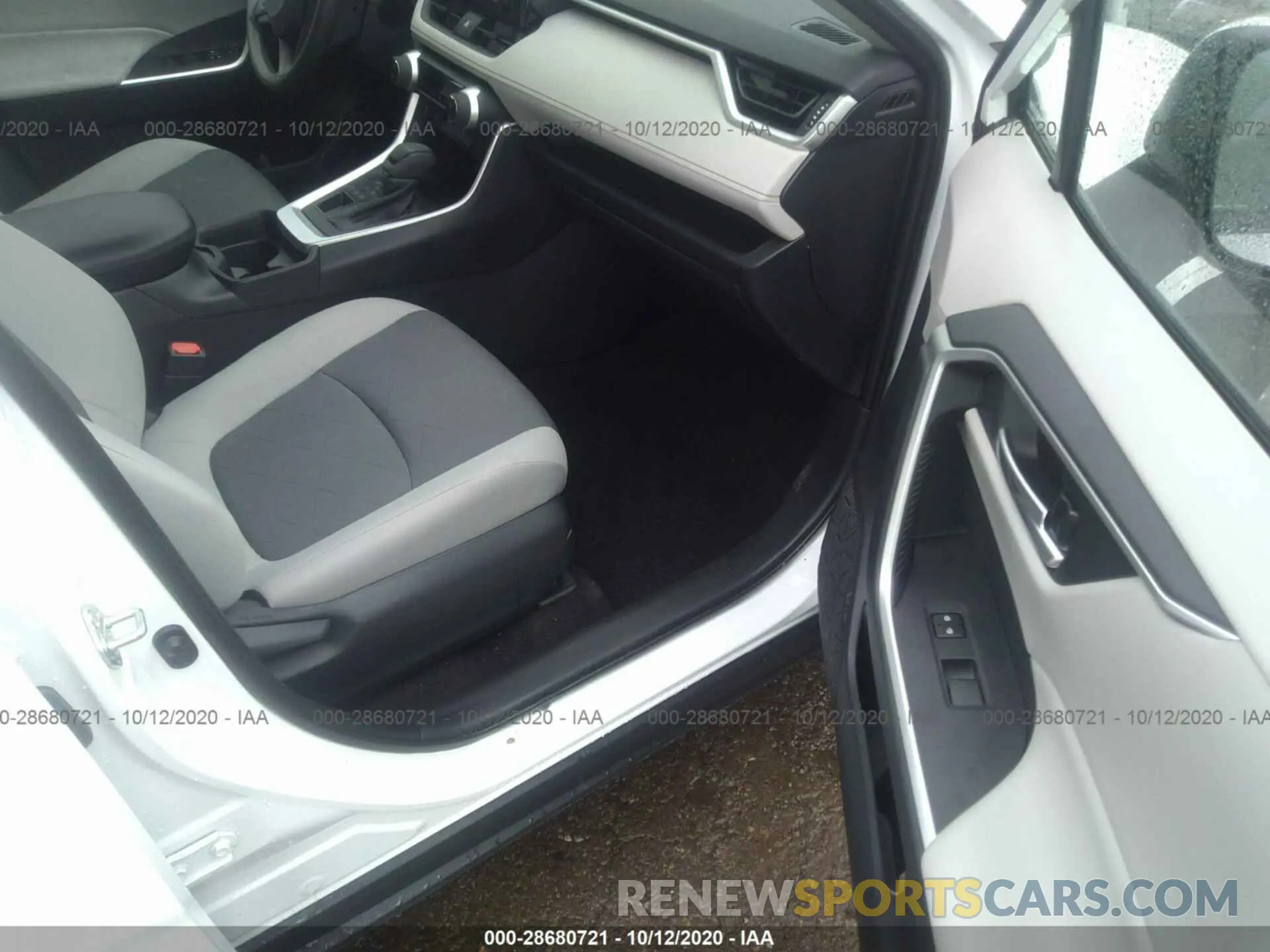 5 Photograph of a damaged car 2T3P1RFV5KW067811 TOYOTA RAV4 2019