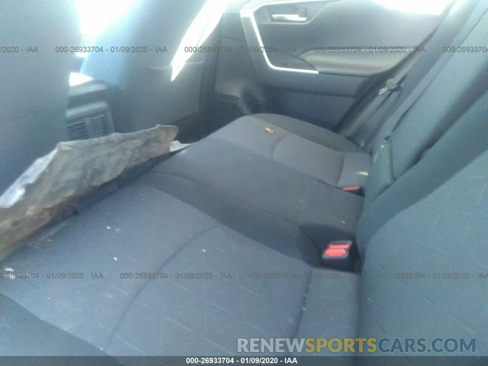 8 Photograph of a damaged car 2T3P1RFV6KC007084 TOYOTA RAV4 2019